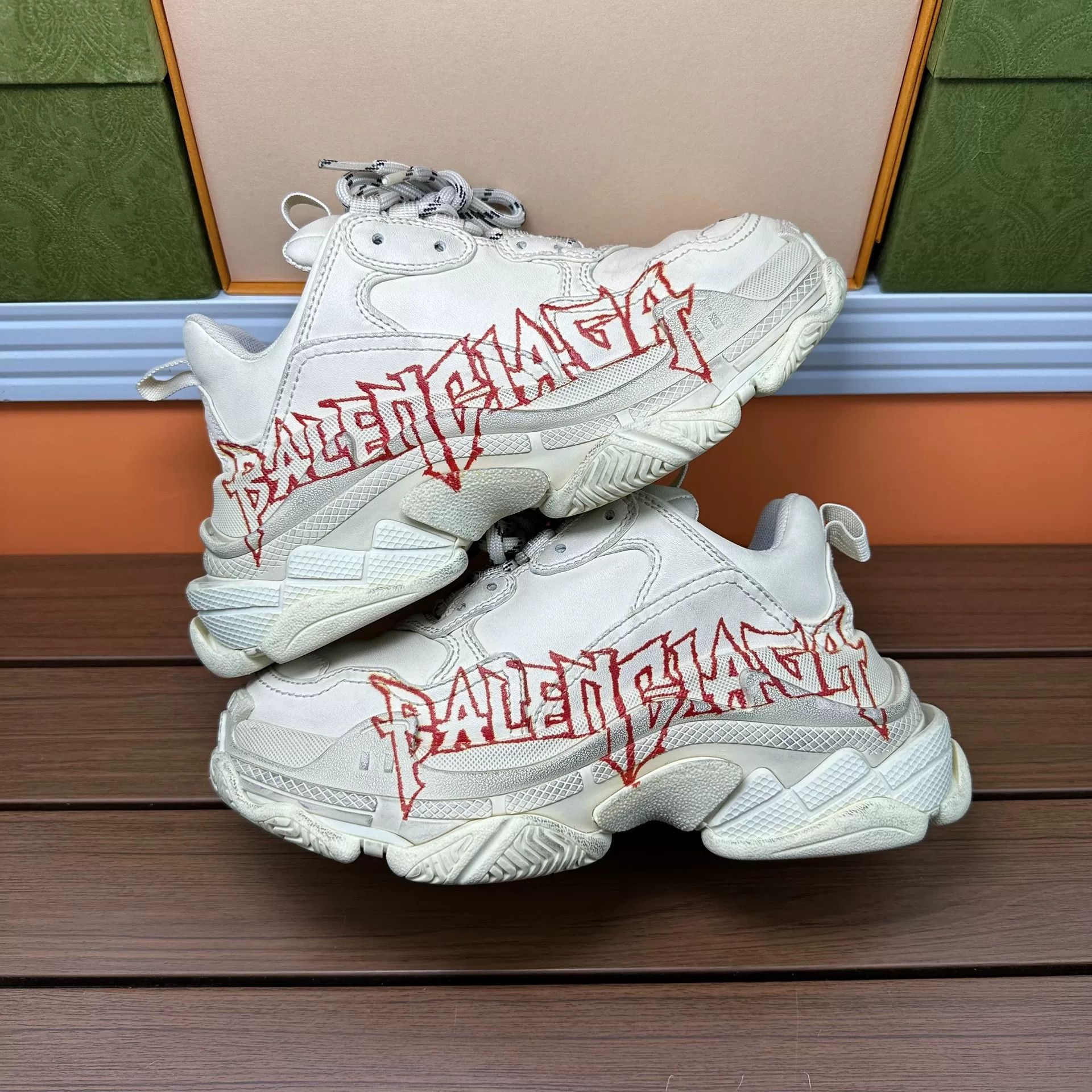 Balenciaga Balenciaga Printed Lowtop Sneakers it_34 Women Size US 4 / IT 34 - 2 Thumbnail