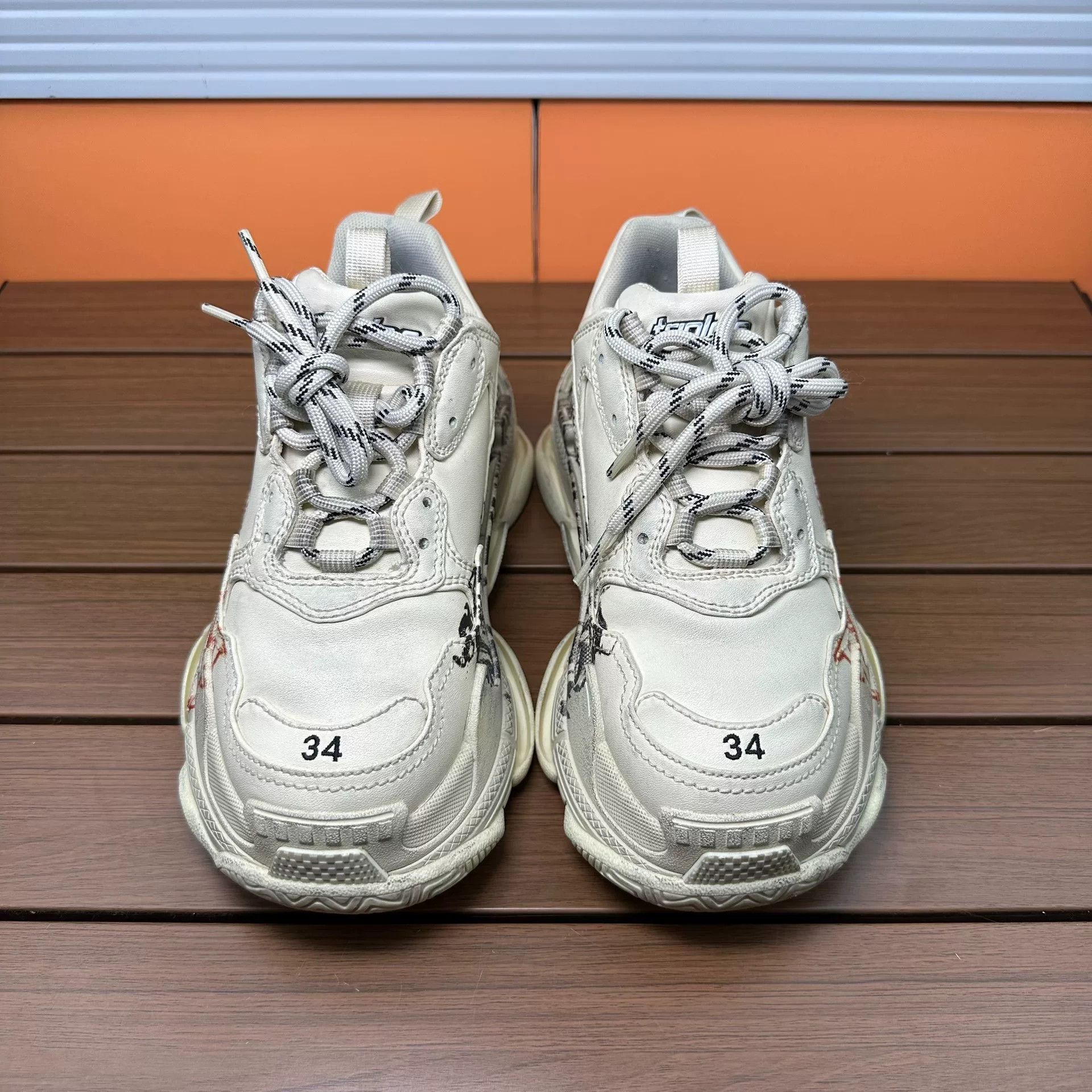 Balenciaga Balenciaga Printed Lowtop Sneakers it_34 Women Size US 4 / IT 34 - 4 Thumbnail