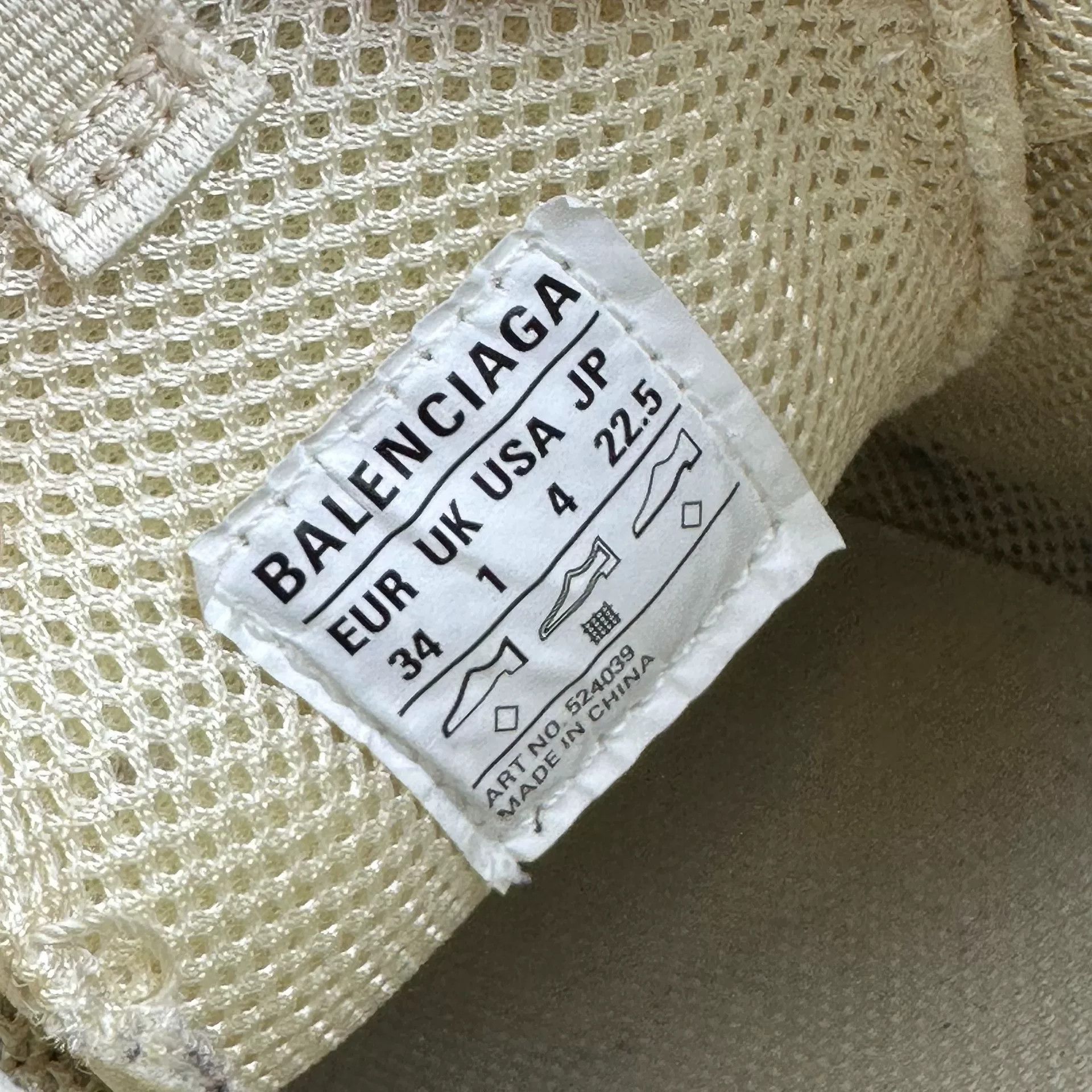 Balenciaga Balenciaga Printed Lowtop Sneakers it_34 Women Size US 4 / IT 34 - 9 Thumbnail