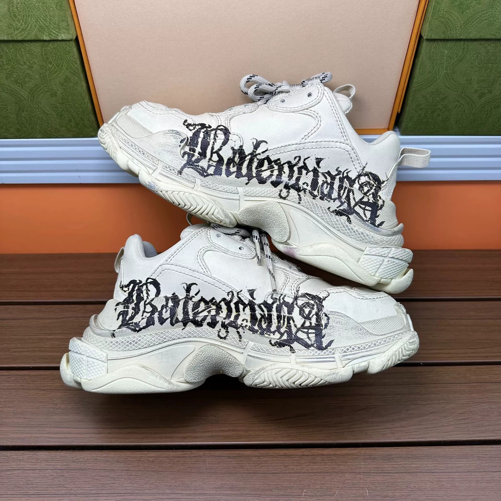 Balenciaga Balenciaga Printed Lowtop Sneakers it_34 Women Size US 4 / IT 34 - 3 Thumbnail
