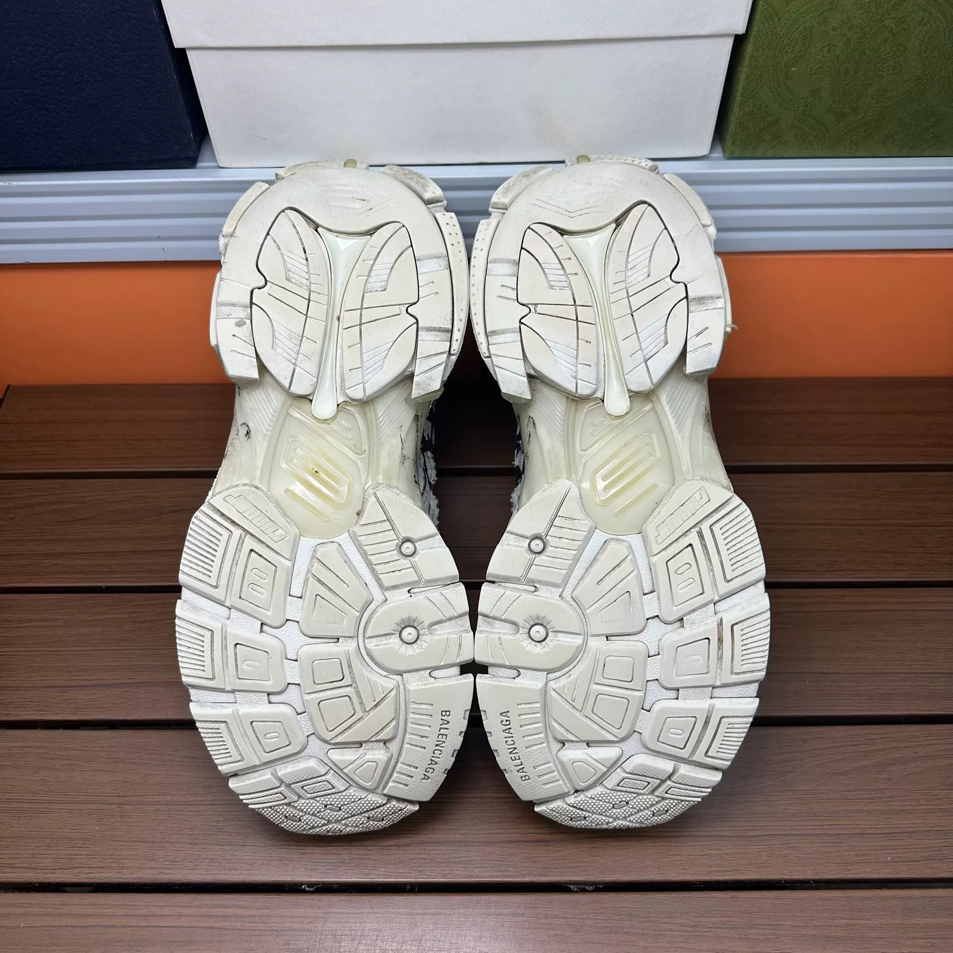 Balenciaga Balenciaga Running White Lowtop Sneakers it_40 Women Size US 10 / IT 40 - 7 Thumbnail