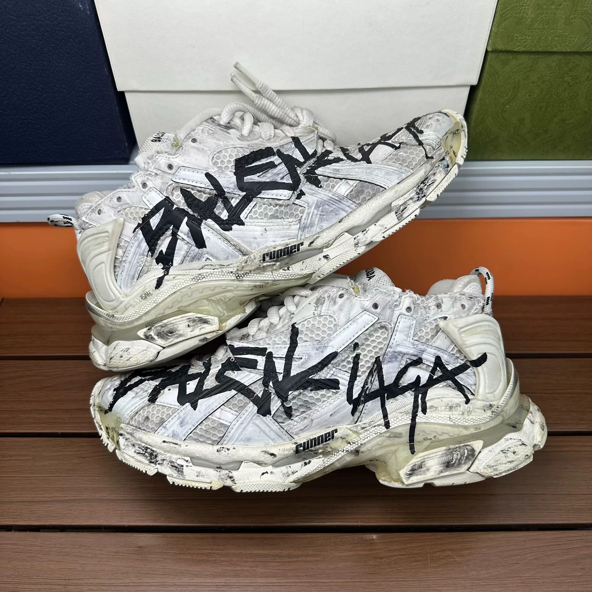 Balenciaga Balenciaga Running White Lowtop Sneakers it_40 Women Size US 10 / IT 40 - 2 Thumbnail