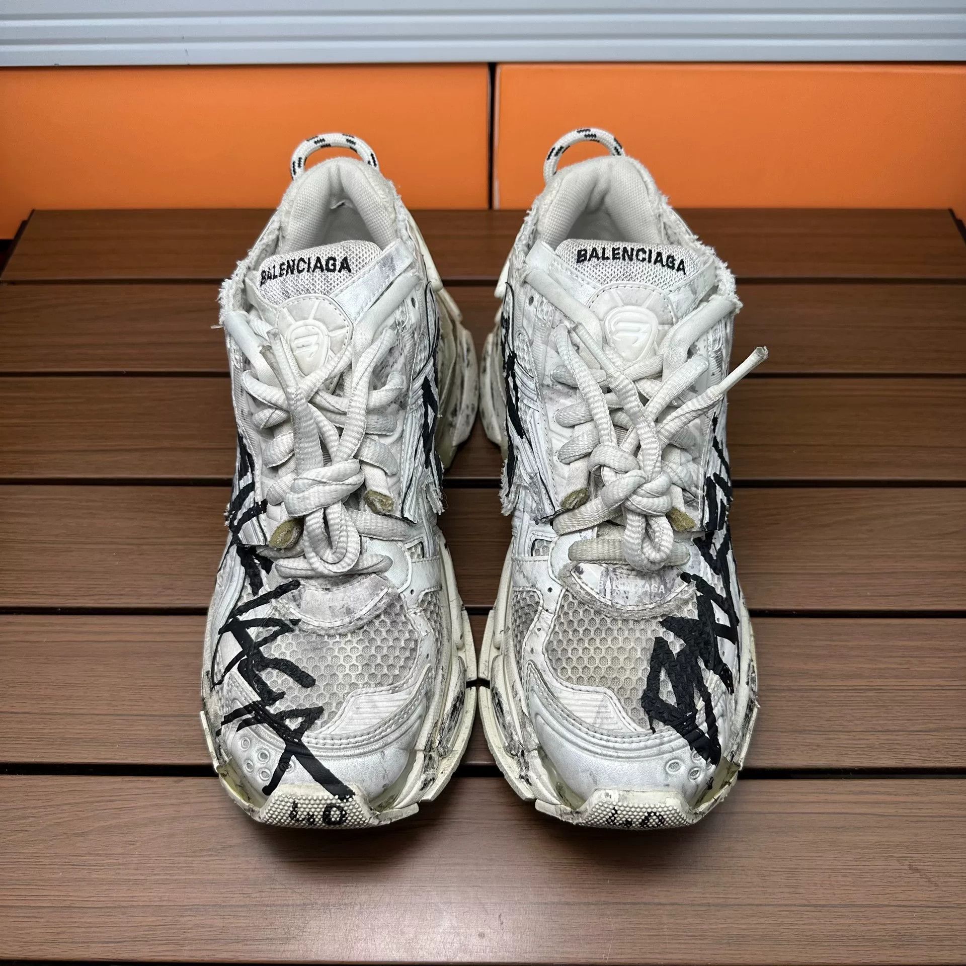 Balenciaga Balenciaga Running White Lowtop Sneakers it_40 Women Size US 10 / IT 40 - 4 Thumbnail