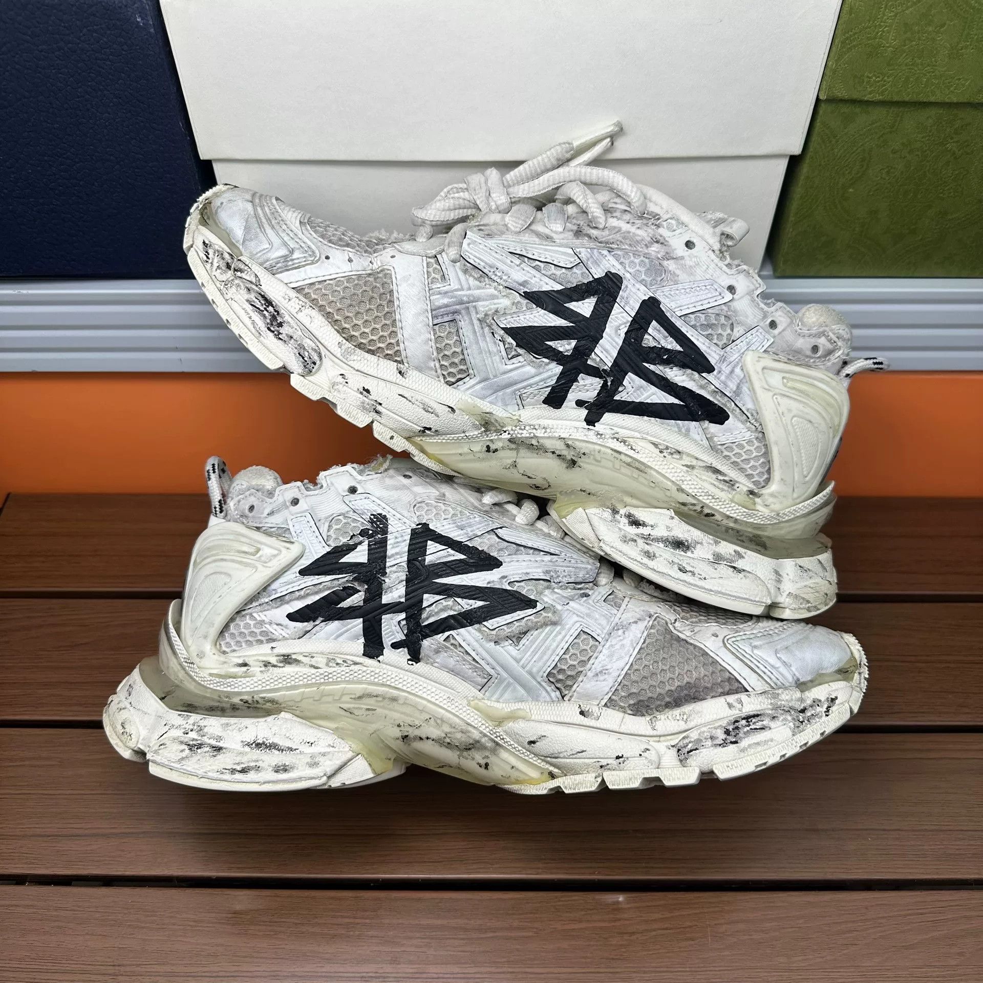 Balenciaga Balenciaga Running White Lowtop Sneakers it_40 Women Size US 10 / IT 40 - 3 Thumbnail