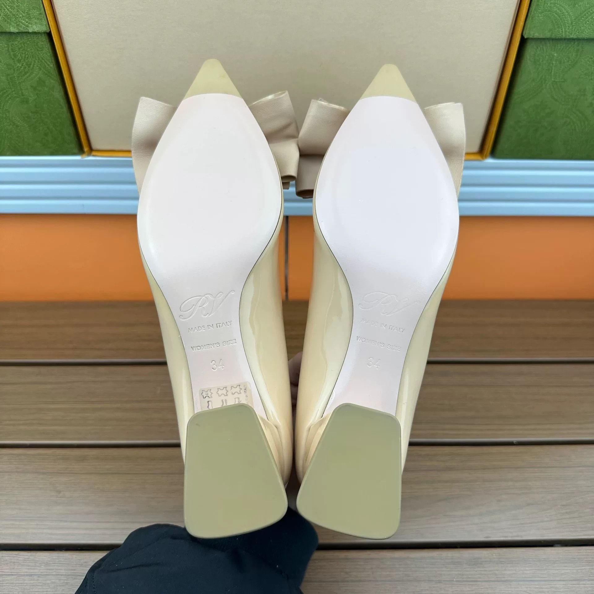 Roger Vivier Roger Vivier Lowtop Sneakers it_34 Women Size US 4 / IT 34 - 6 Thumbnail