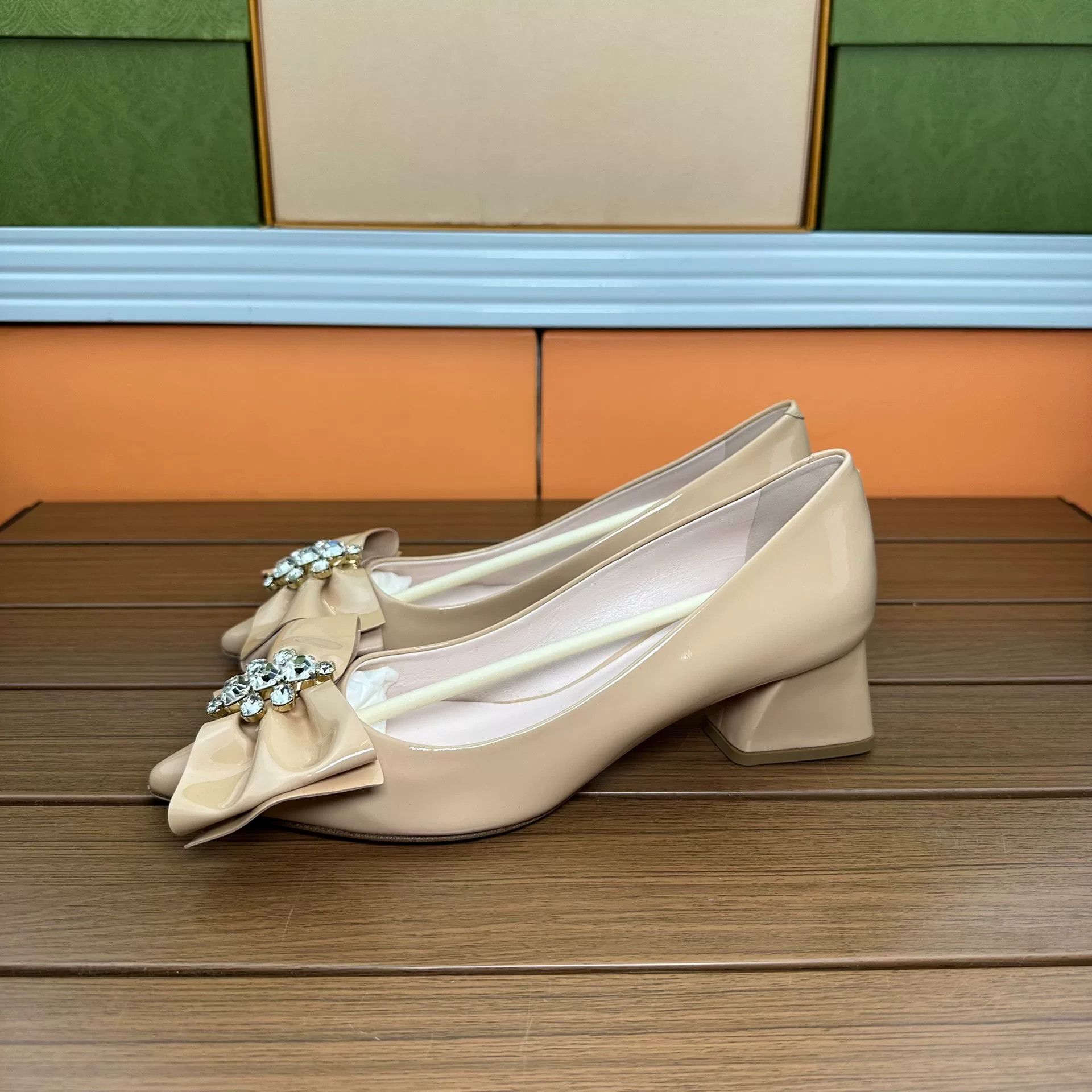 Roger Vivier Roger Vivier Lowtop Sneakers it_34 Women Size US 4 / IT 34 - 2 Thumbnail