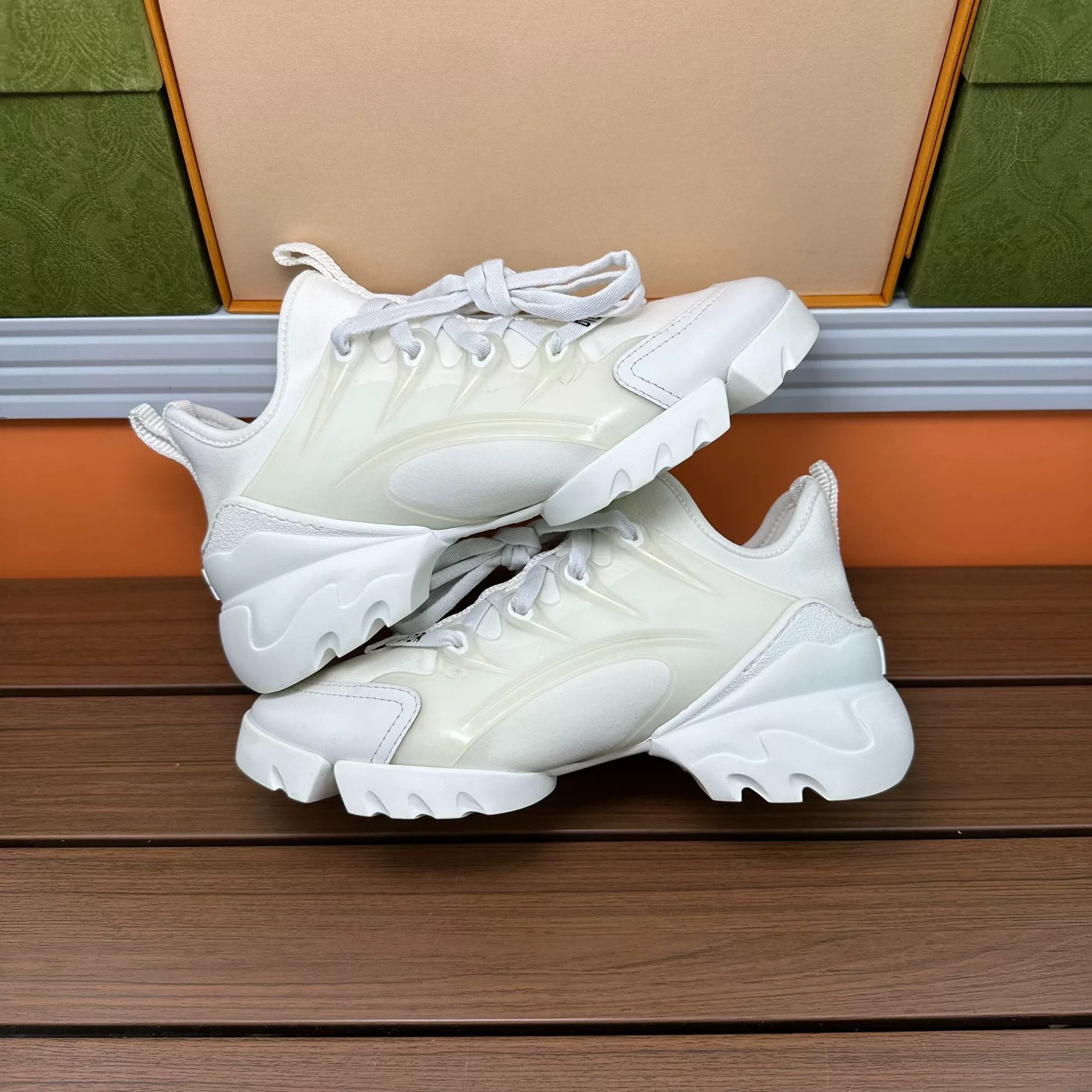 Dior Dior Casual White Lowtop Sneakers it_35 Women Size US 5 / IT 35 - 2 Thumbnail