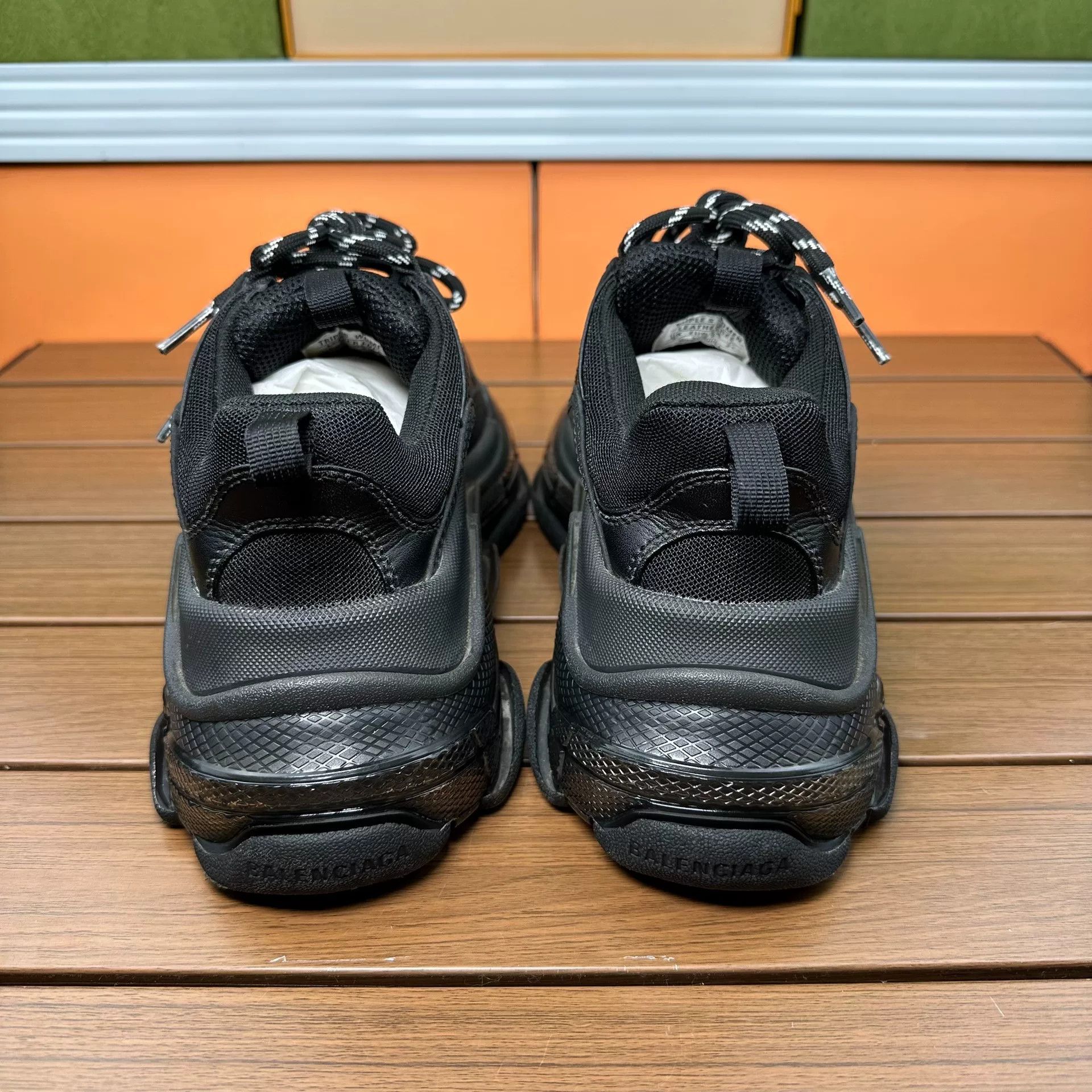 Balenciaga Balenciaga Black Lowtop Sneakers it_36 Women Size US 6 / IT 36 - 5 Thumbnail