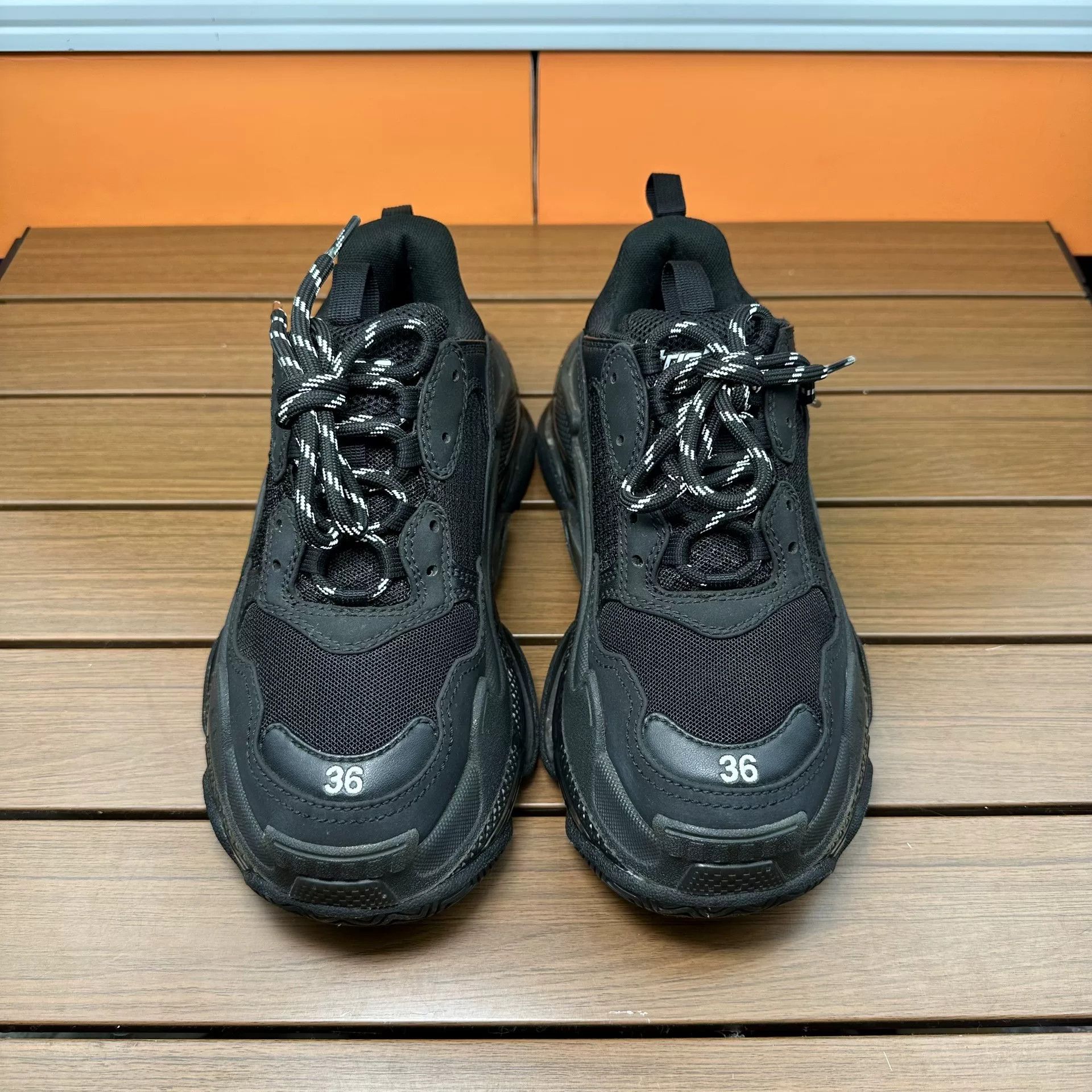 Balenciaga Balenciaga Black Lowtop Sneakers it_36 Women Size US 6 / IT 36 - 4 Thumbnail