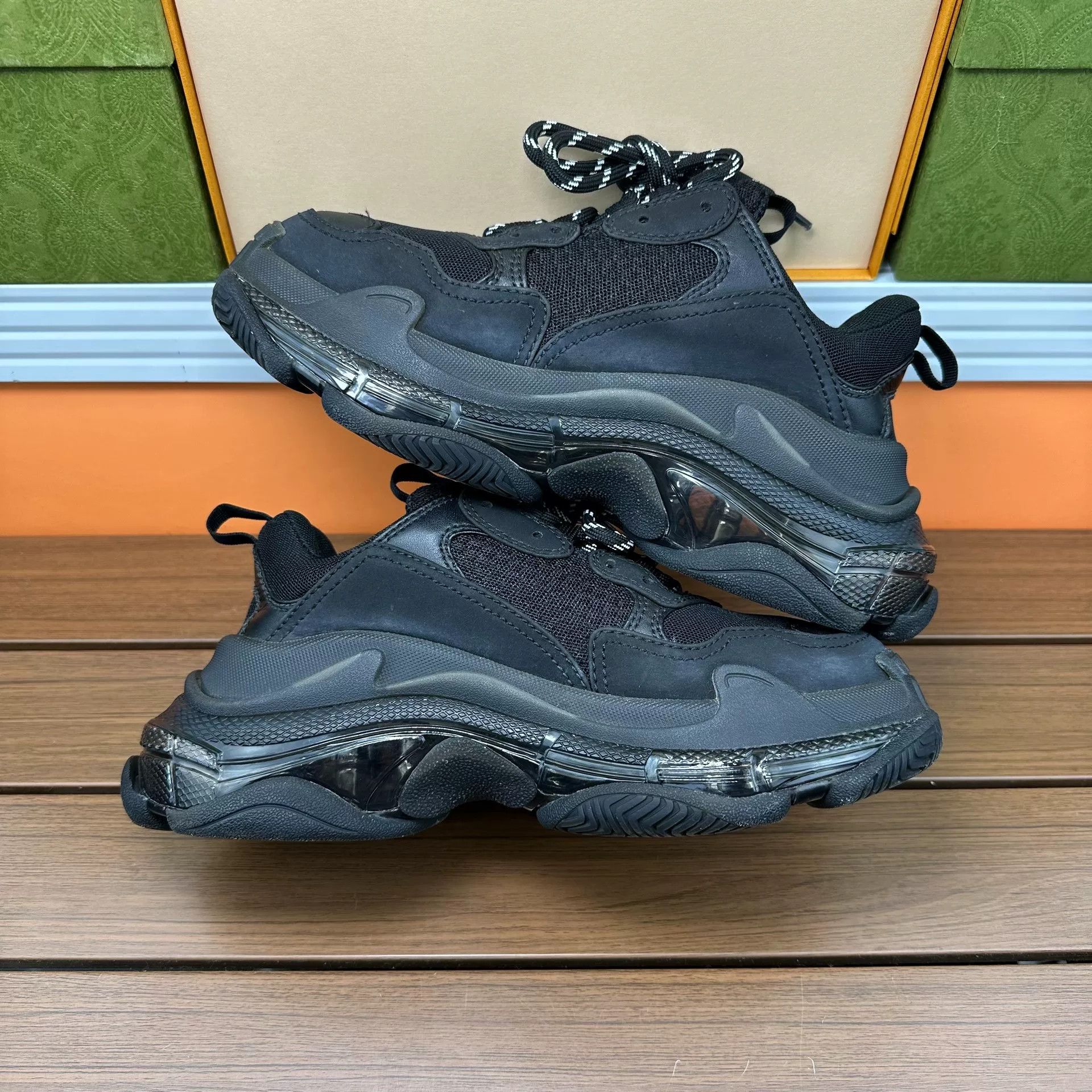 Balenciaga Balenciaga Black Lowtop Sneakers it_36 Women Size US 6 / IT 36 - 3 Thumbnail