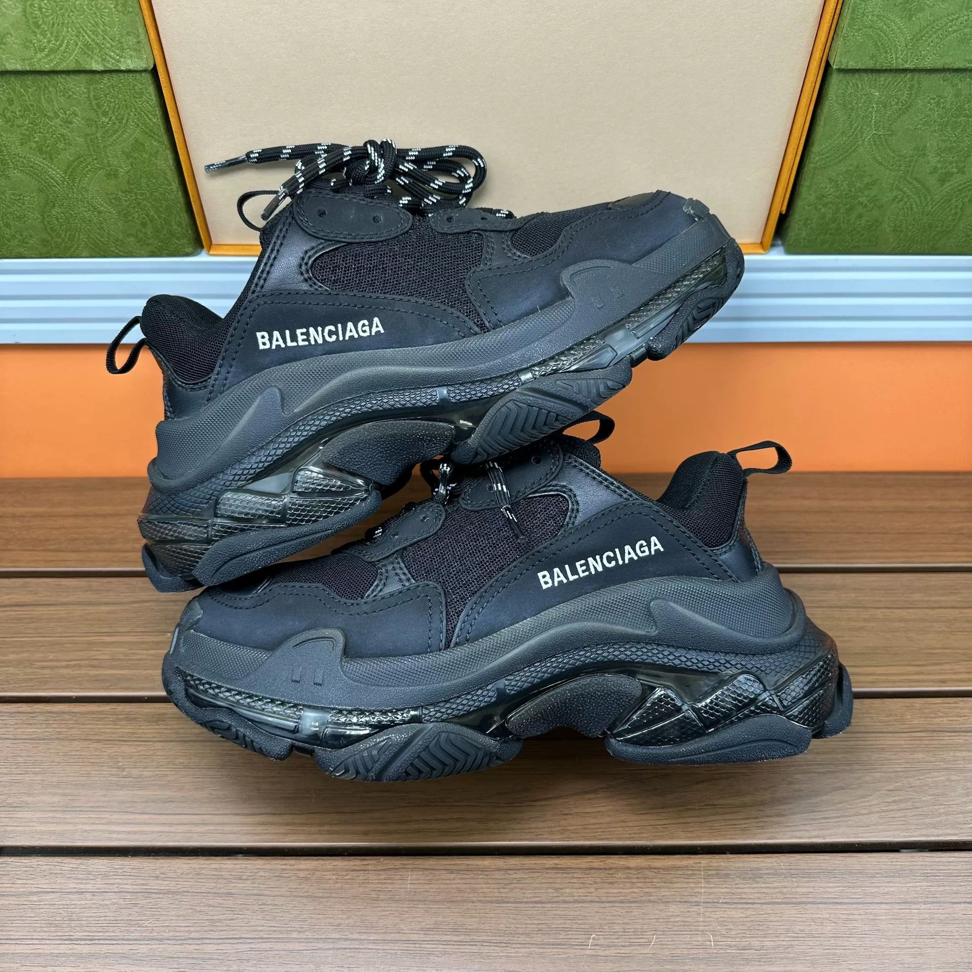 Balenciaga Balenciaga Black Lowtop Sneakers it_36 Women Size US 6 / IT 36 - 2 Thumbnail