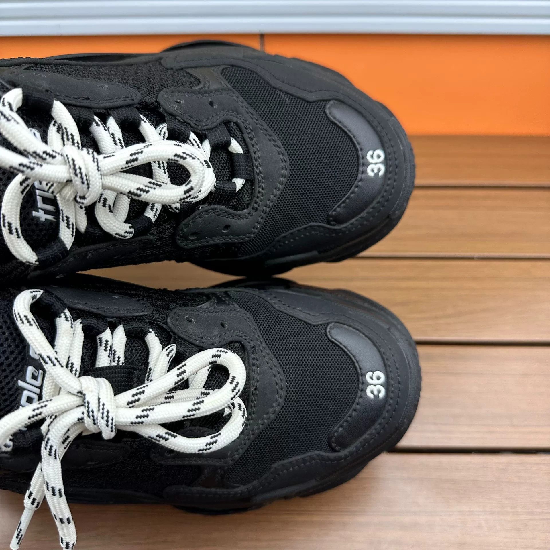 Balenciaga Balenciaga Black Lowtop Sneakers it_36 Women Size US 6 / IT 36 - 9 Thumbnail