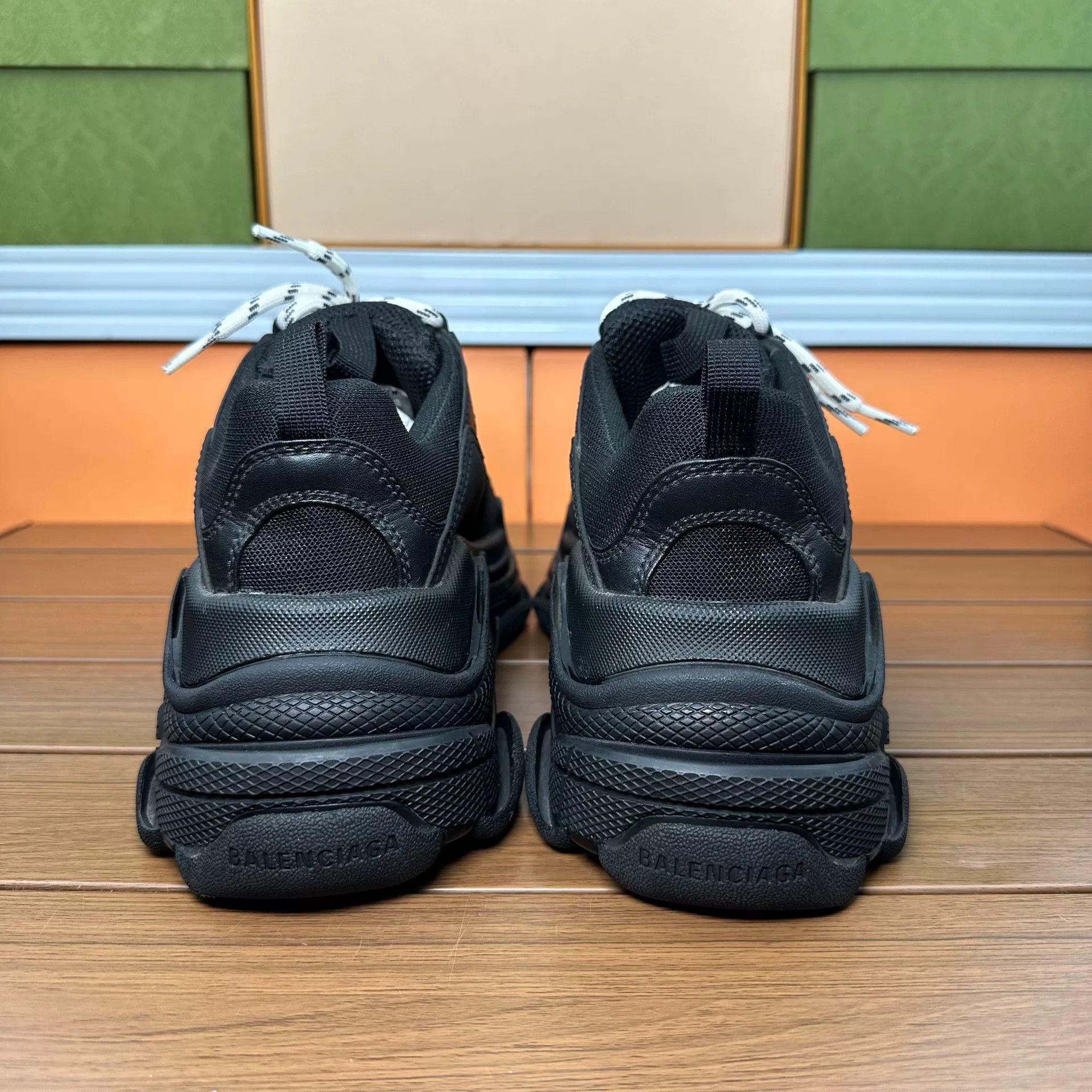 Balenciaga Balenciaga Black Lowtop Sneakers it_36 Women Size US 6 / IT 36 - 5 Thumbnail