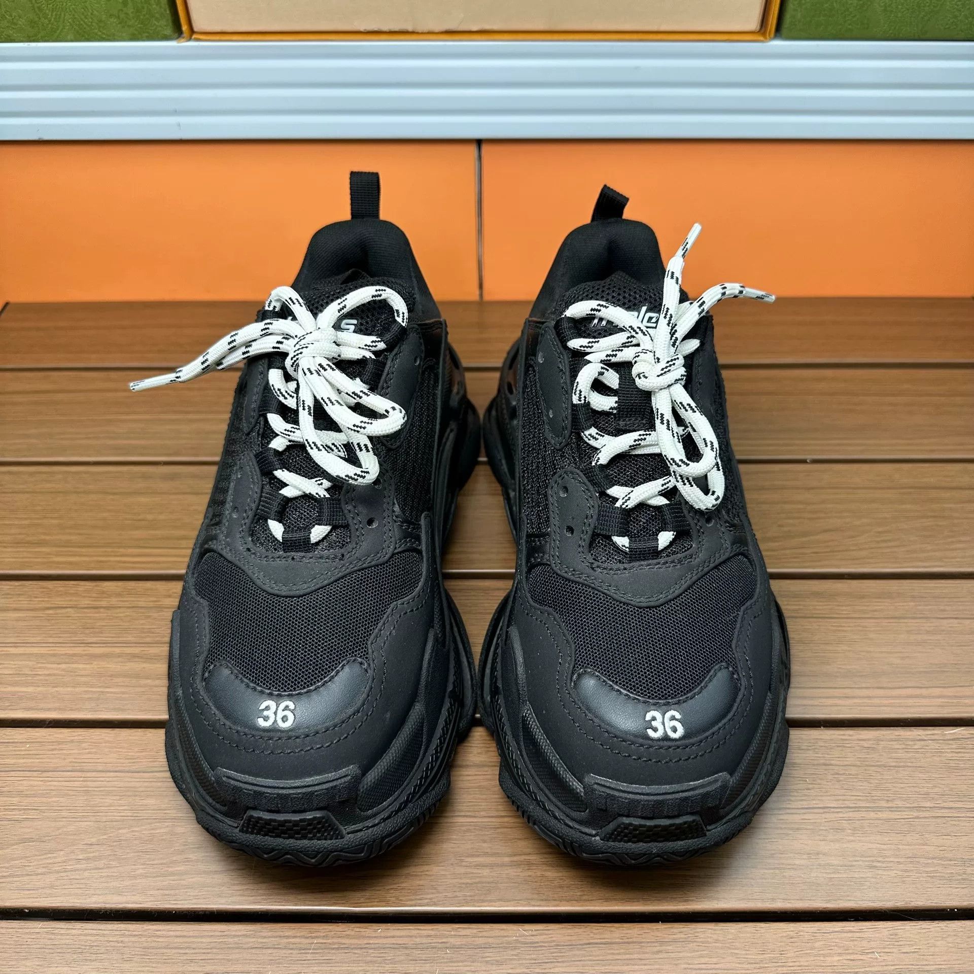 Balenciaga Balenciaga Black Lowtop Sneakers it_36 Women Size US 6 / IT 36 - 4 Thumbnail