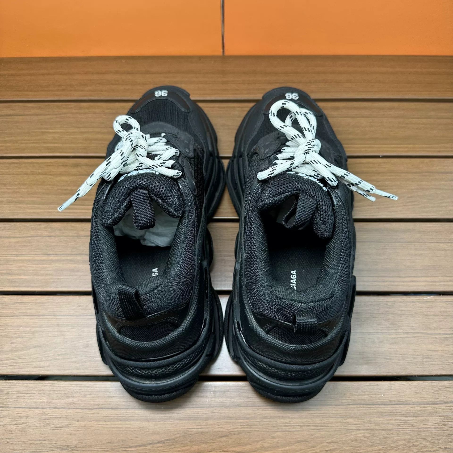 Balenciaga Balenciaga Black Lowtop Sneakers it_36 Women Size US 6 / IT 36 - 6 Thumbnail