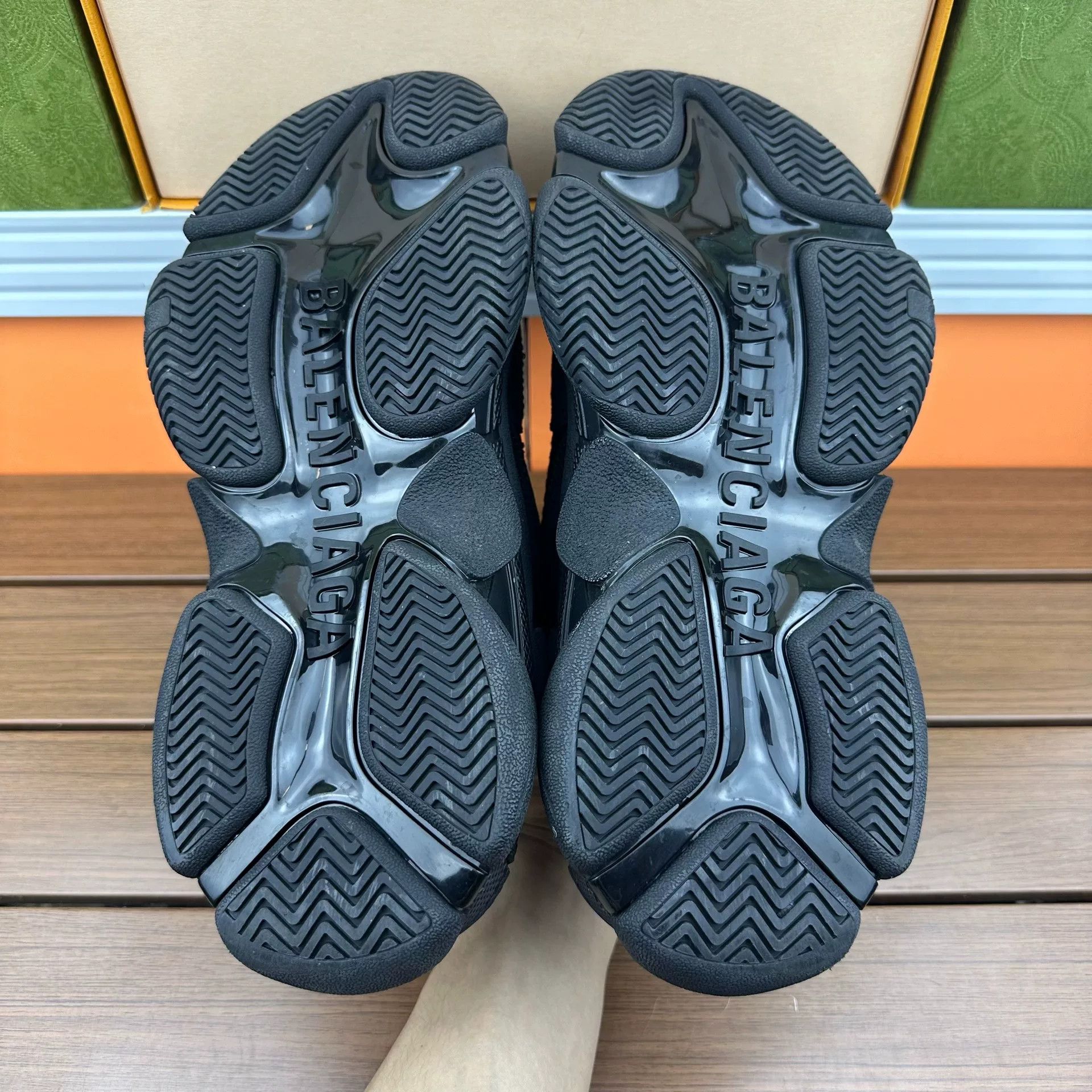 Balenciaga Balenciaga Black Lowtop Sneakers it_36 Women Size US 6 / IT 36 - 7 Thumbnail