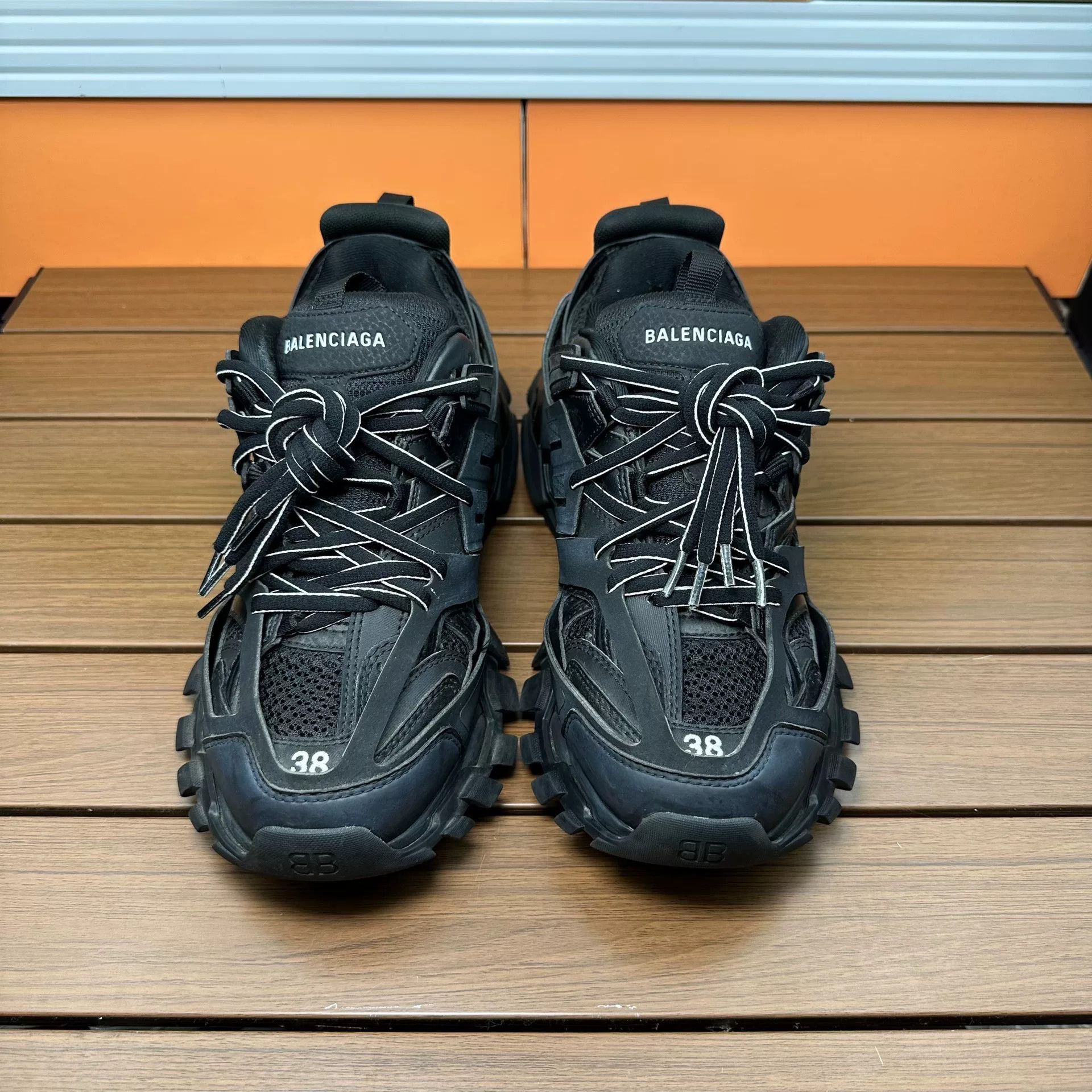 Balenciaga Balenciaga Distressed Black Lowtop Sneakers it_38 Women Size US 8 / IT 38 - 4 Thumbnail