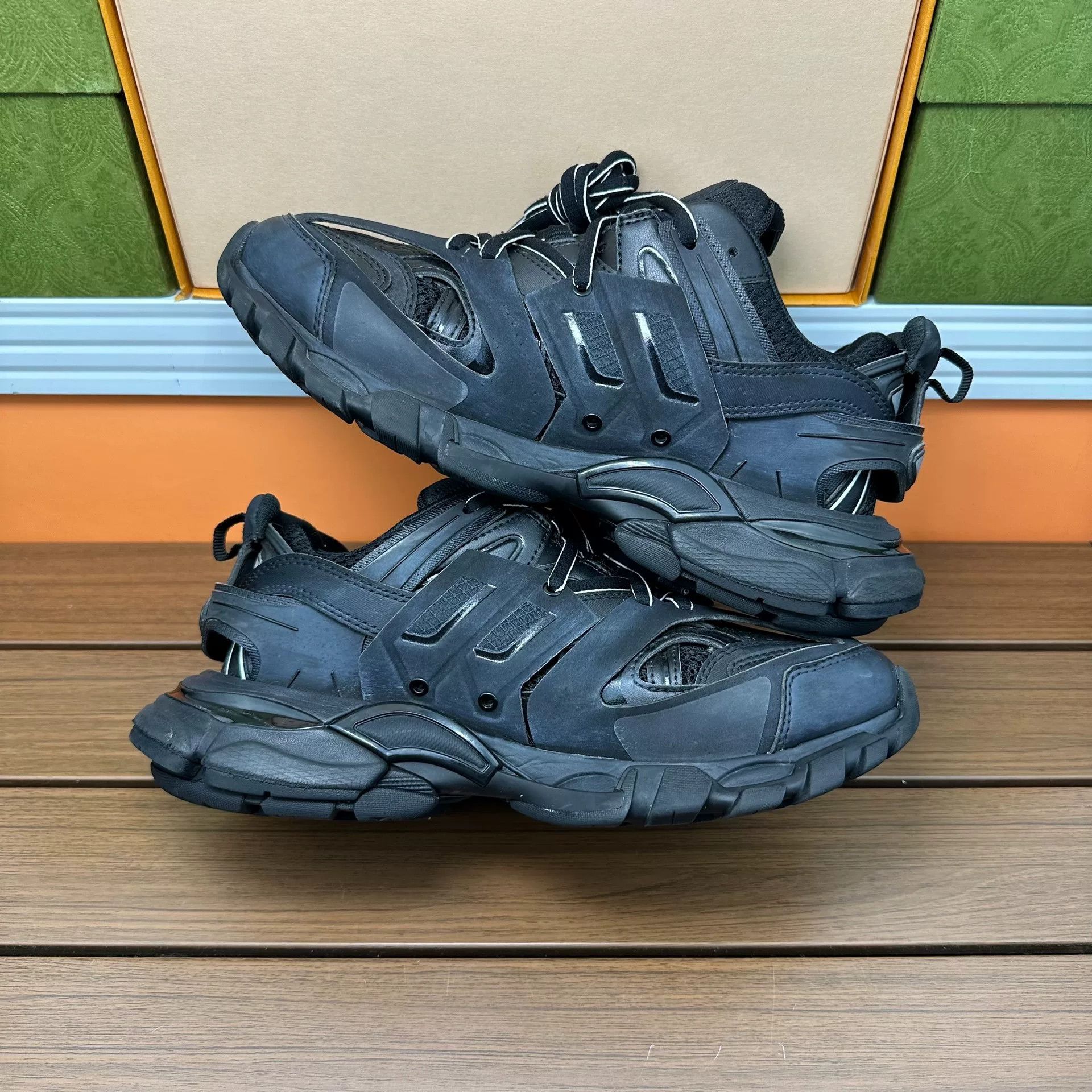 Balenciaga Balenciaga Distressed Black Lowtop Sneakers it_38 Women Size US 8 / IT 38 - 3 Thumbnail