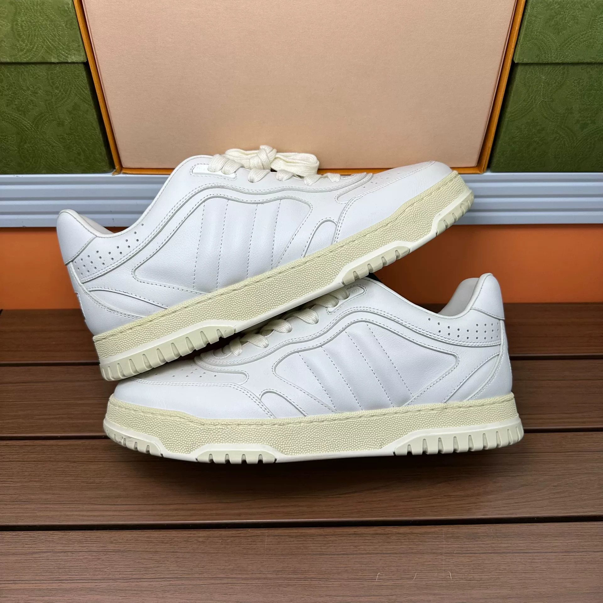 Gucci Gucci Lowtop Sneakers 9 Men Size US 9 / EU 42 - 2 Thumbnail