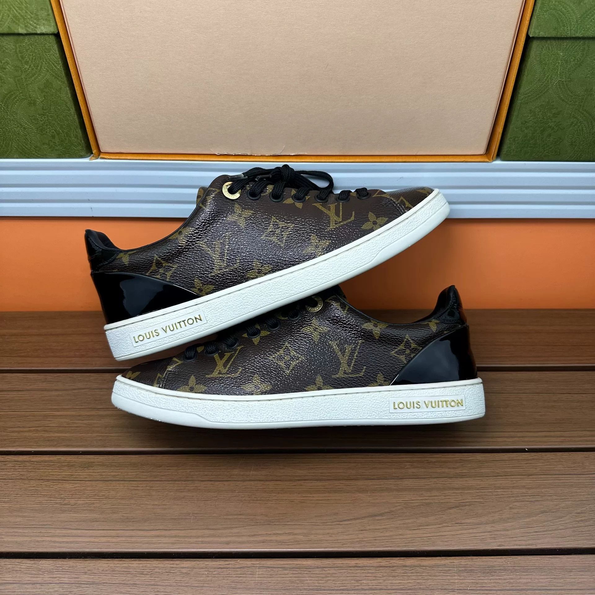 Louis Vuitton Louis Vuitton Multi Lowtop Sneakers it_37 Women Size US 7 / IT 37 - 2 Thumbnail
