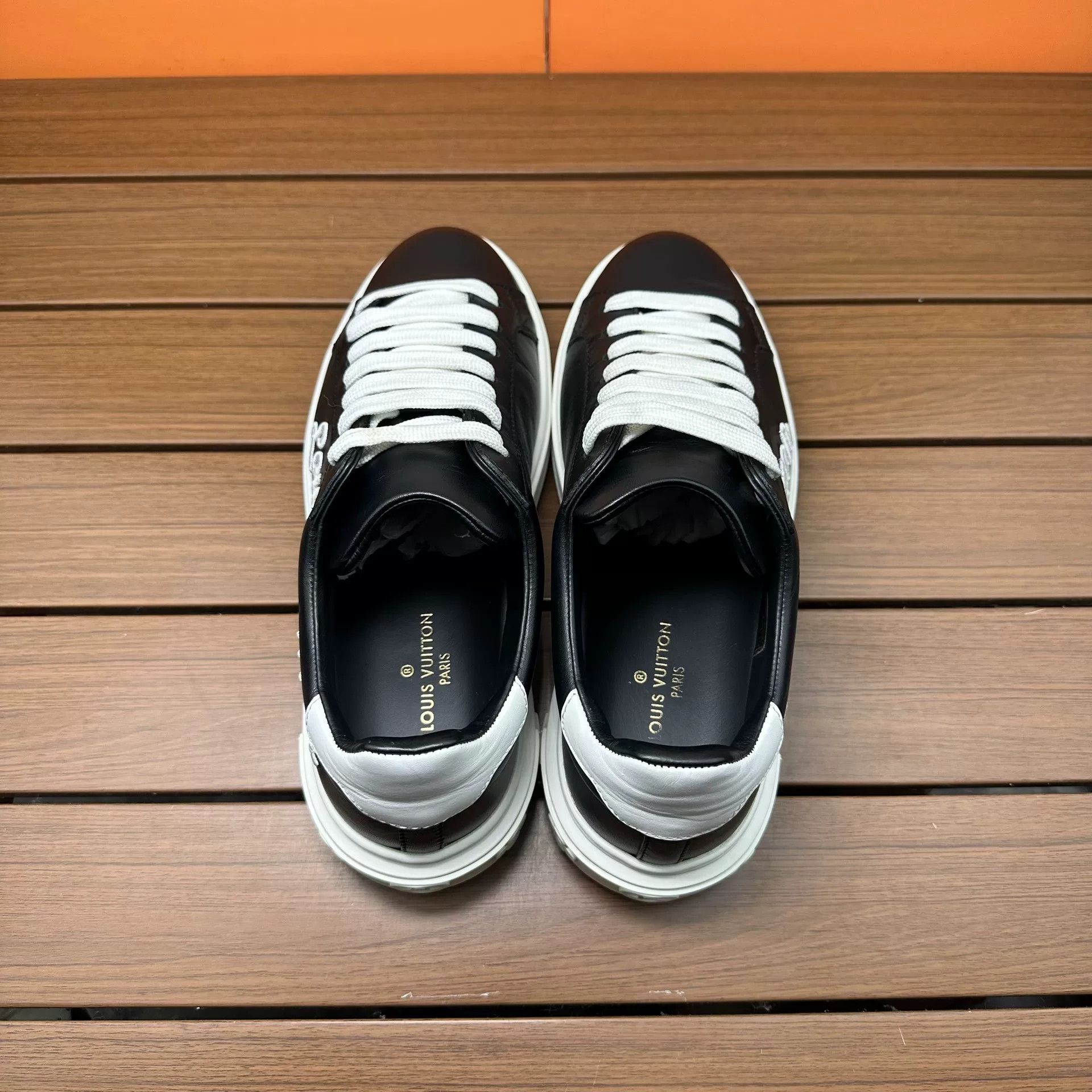 Louis Vuitton Louis Vuitton Embroidered Black Lowtop Sneakers it_37 Women Size US 7 / IT 37 - 6 Thumbnail