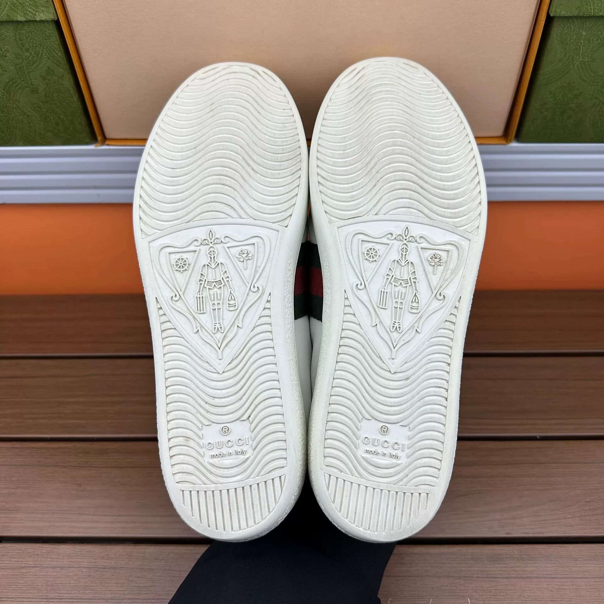 Gucci Gucci White Lowtop Sneakers it_37-5 Women Size US 7.5 / IT 37.5 - 7 Thumbnail