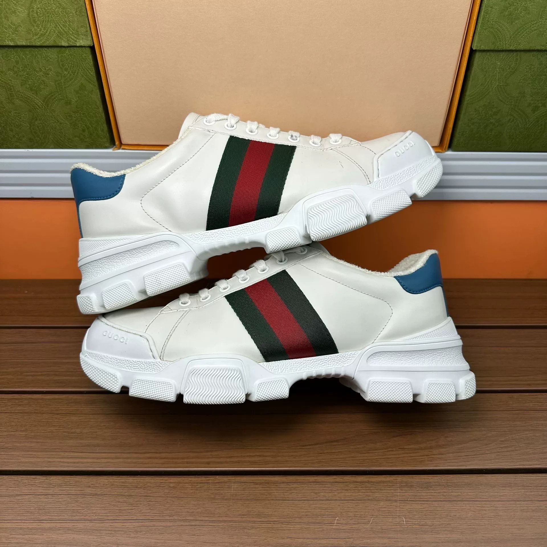 Gucci Gucci Retro Striped Lowtop Sneakers 9 Men Size US 9 / EU 42 - 2 Thumbnail