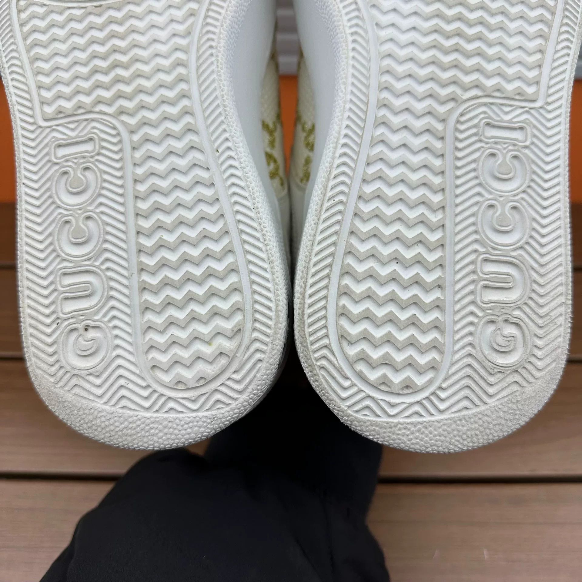 Gucci Gucci Embroidered White Lowtop Sneakers it_36 Women Size US 6 / IT 36 - 8 Thumbnail