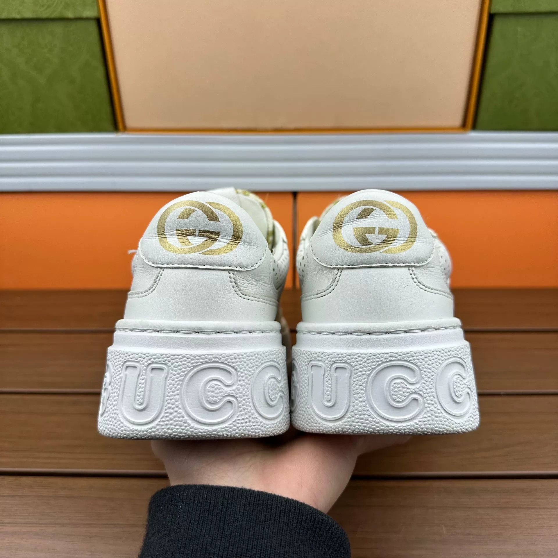 Gucci Gucci Embroidered White Lowtop Sneakers it_36 Women Size US 6 / IT 36 - 5 Thumbnail