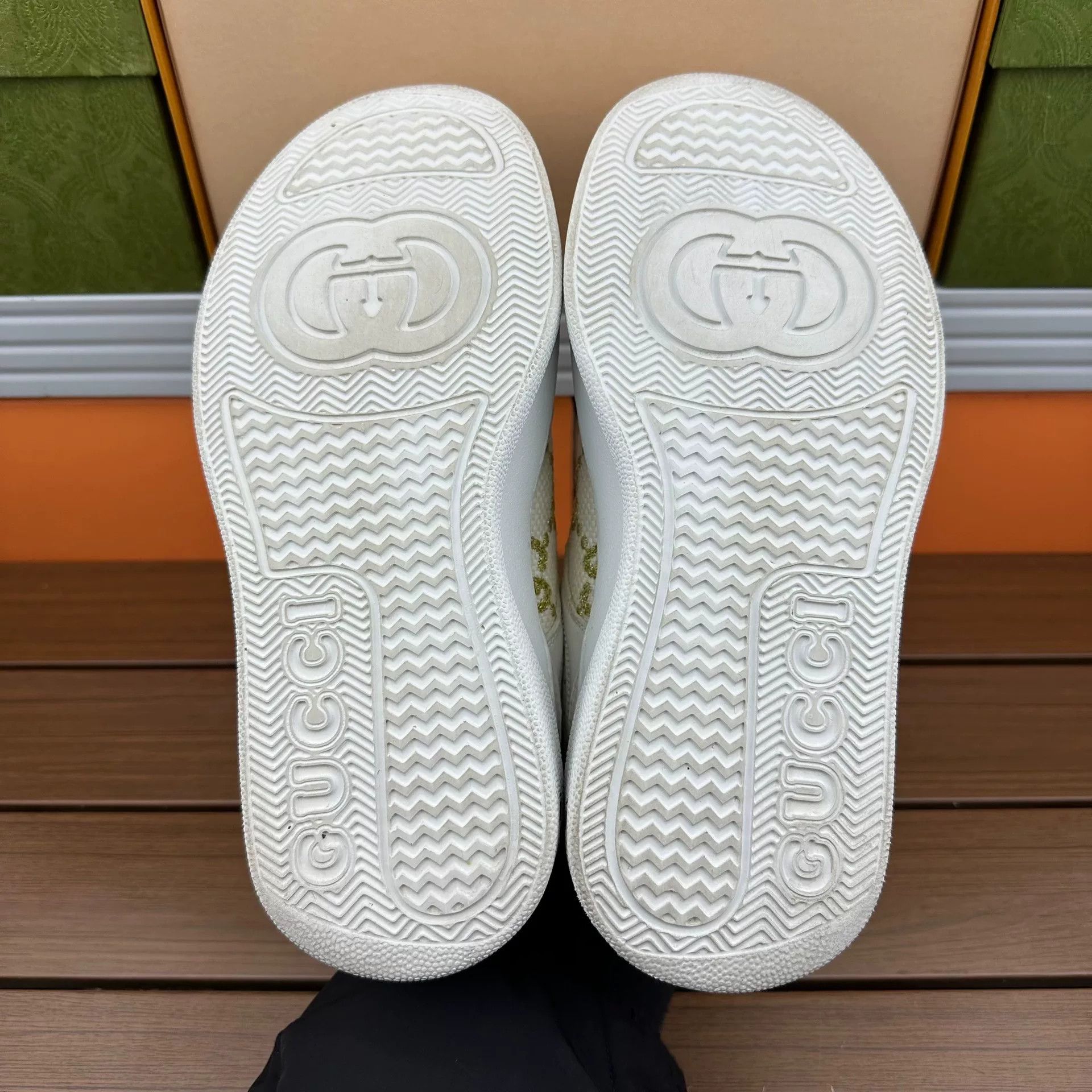 Gucci Gucci Embroidered White Lowtop Sneakers it_36 Women Size US 6 / IT 36 - 7 Thumbnail