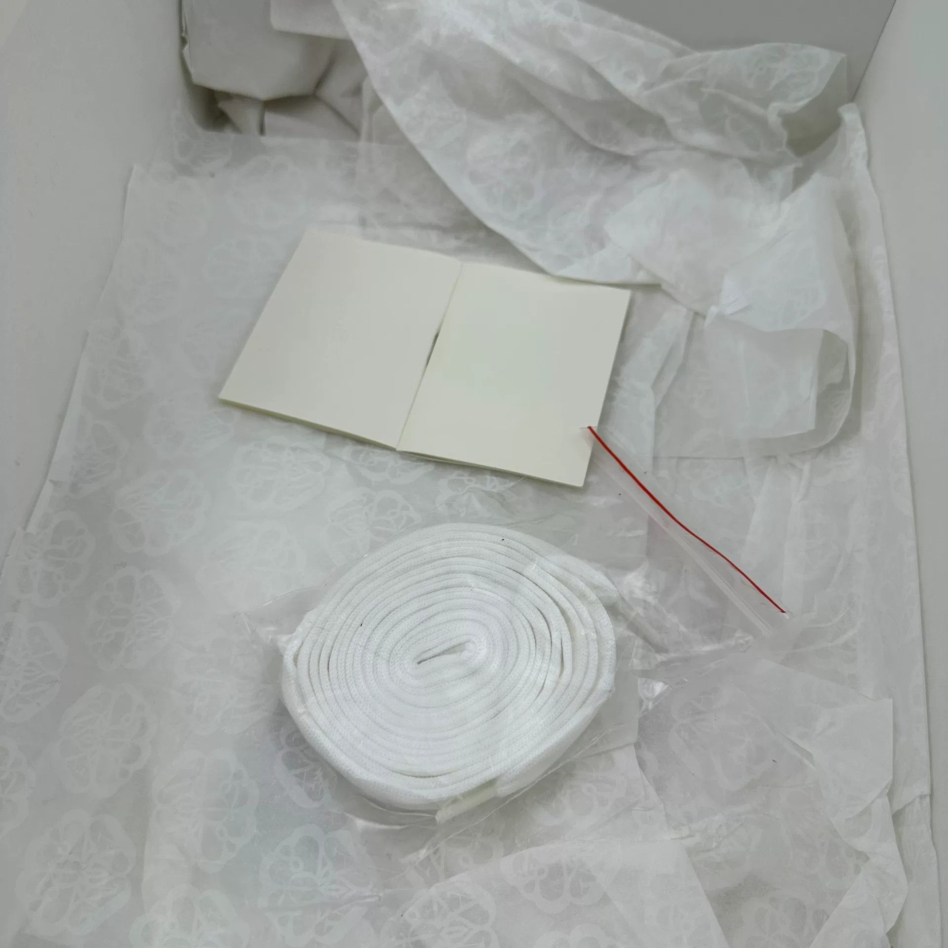 Alexander McQueen Alexander McQueen Laser White Lowtop Sneakers it_38-5 Women Size US 8.5 / IT 38.5 - 7 Thumbnail