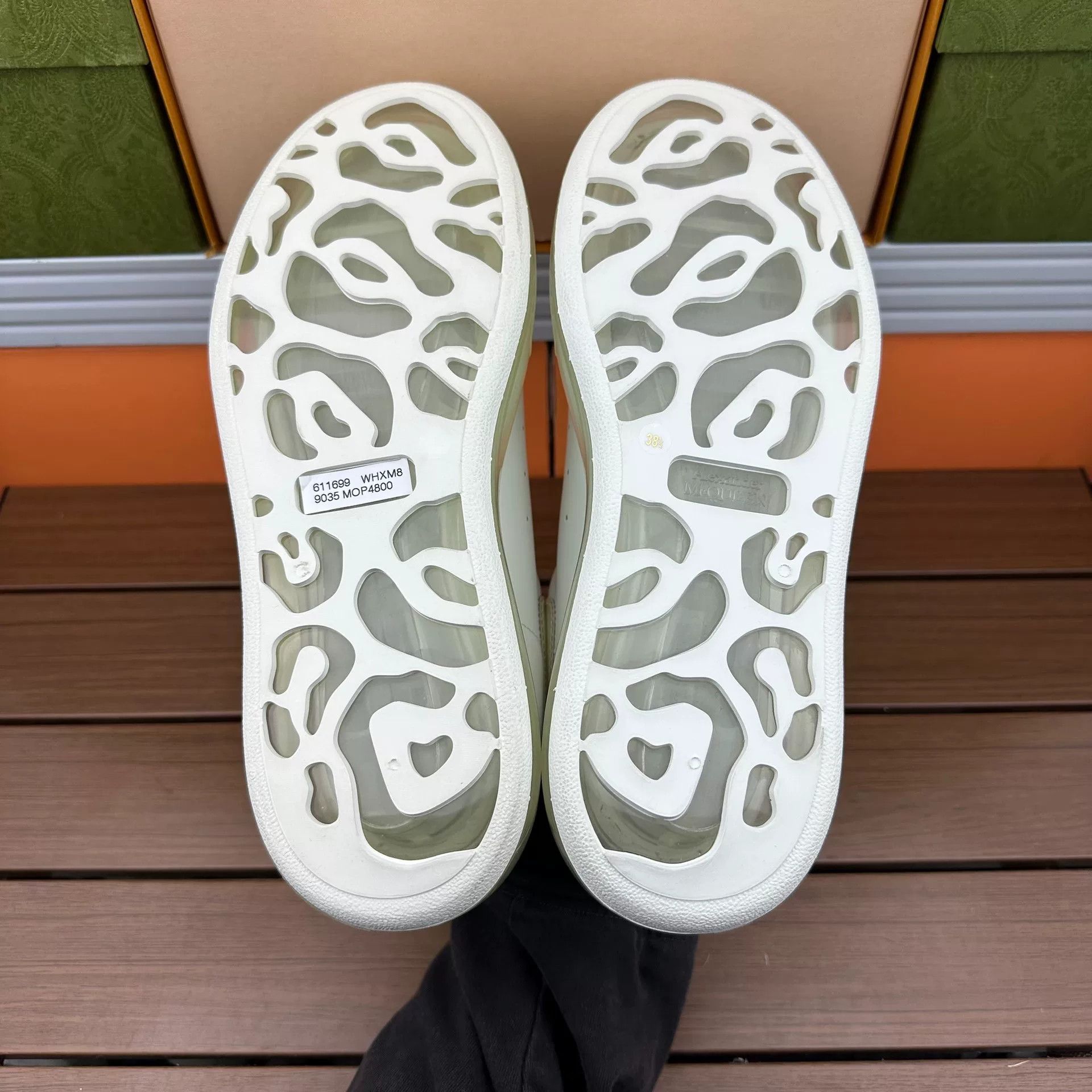 Alexander McQueen Alexander McQueen Laser White Lowtop Sneakers it_38-5 Women Size US 8.5 / IT 38.5 - 6 Thumbnail