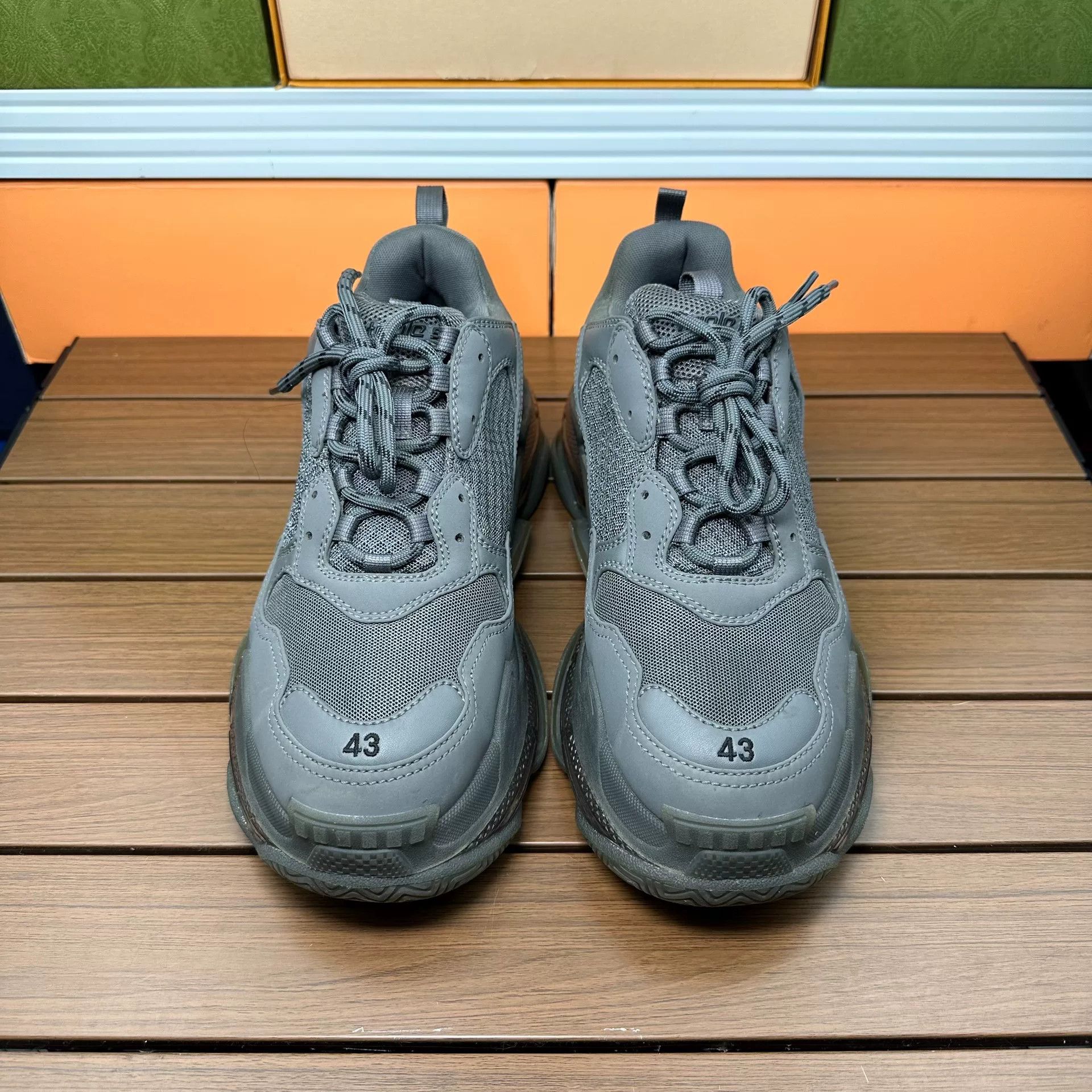 Balenciaga Balenciaga Gray Lowtop Sneakers 10 Men Size US 10 / EU 43 - 4 Thumbnail