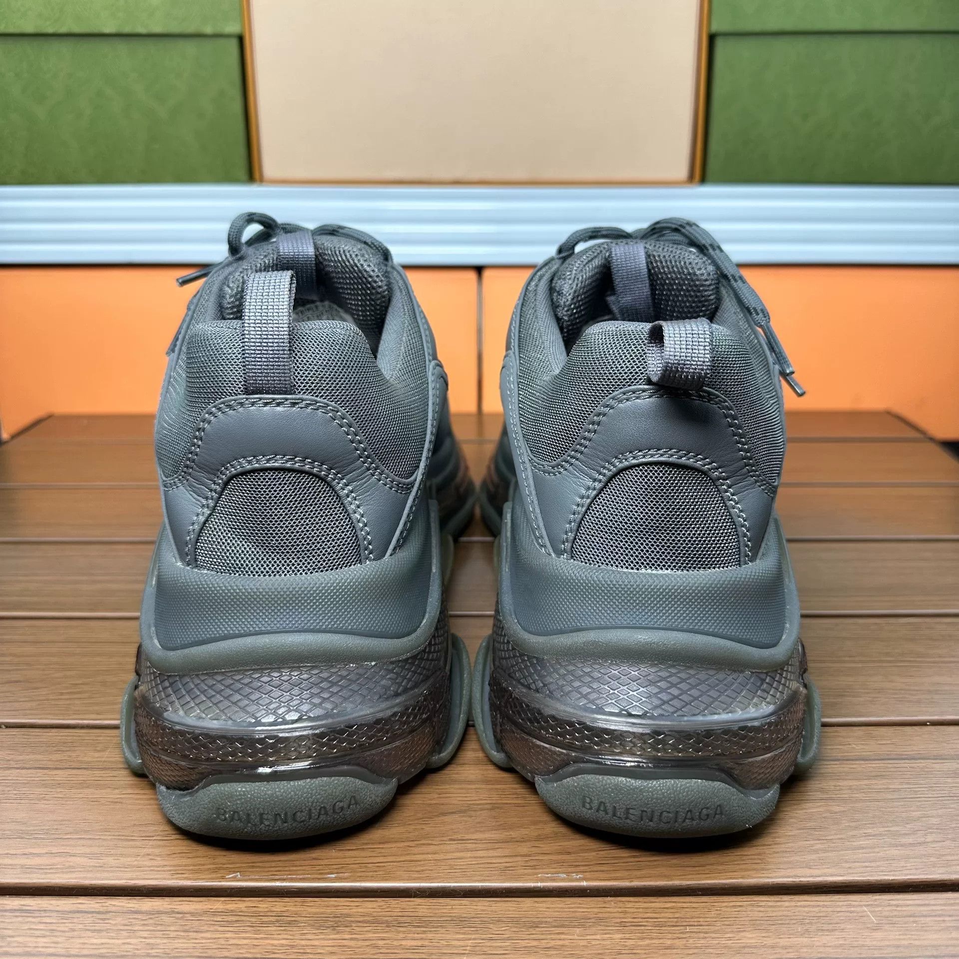 Balenciaga Balenciaga Gray Lowtop Sneakers 10 Men Size US 10 / EU 43 - 5 Thumbnail
