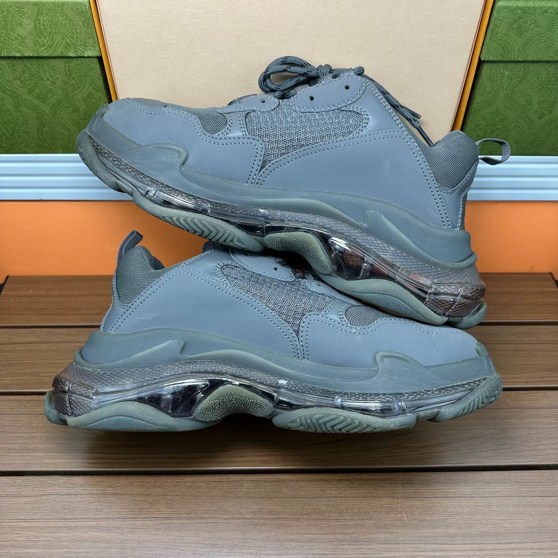 Balenciaga Balenciaga Gray Lowtop Sneakers 10 Men Size US 10 / EU 43 - 3 Thumbnail