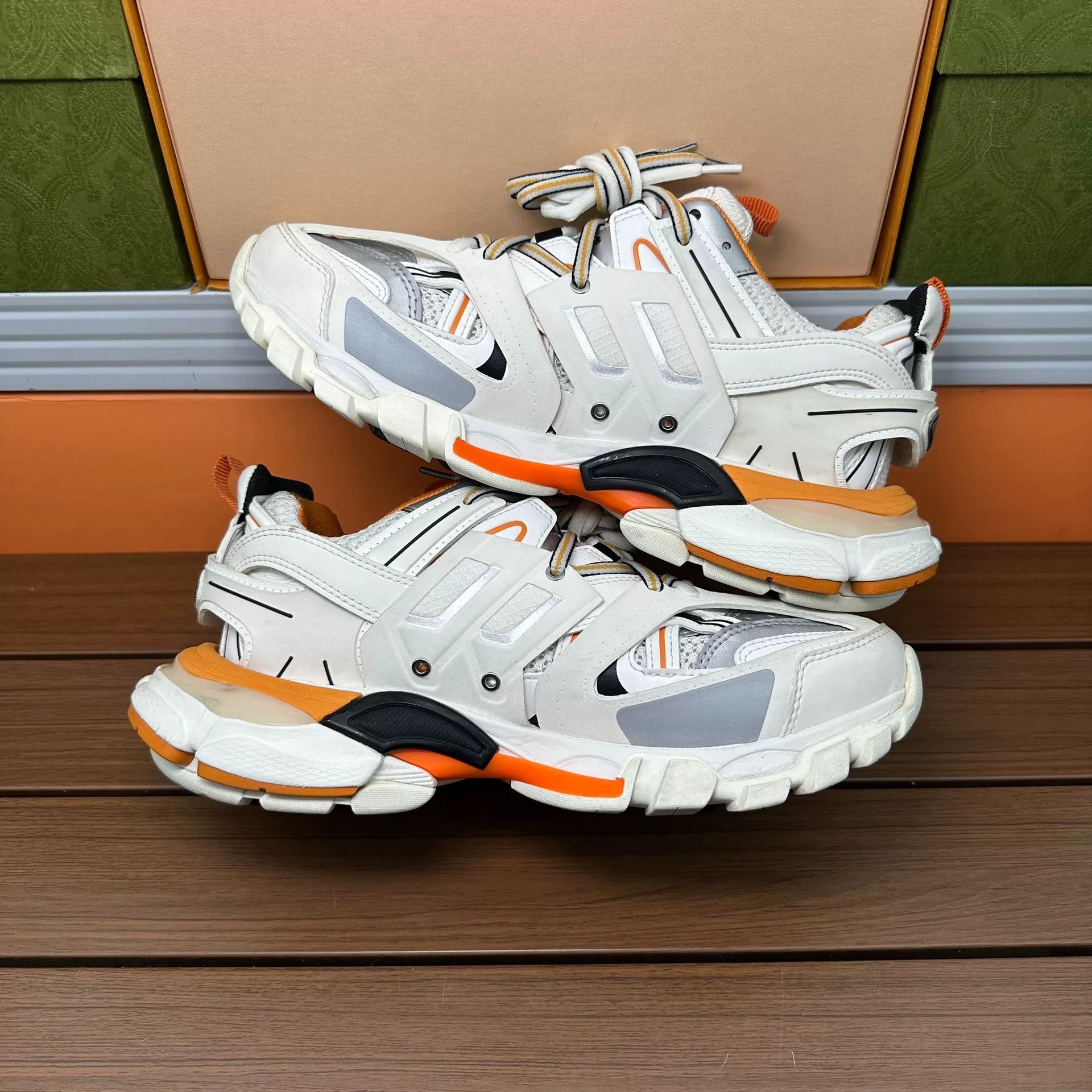 Balenciaga Balenciaga White Lowtop Sneakers it_38 Women Size US 8 / IT 38 - 3 Thumbnail