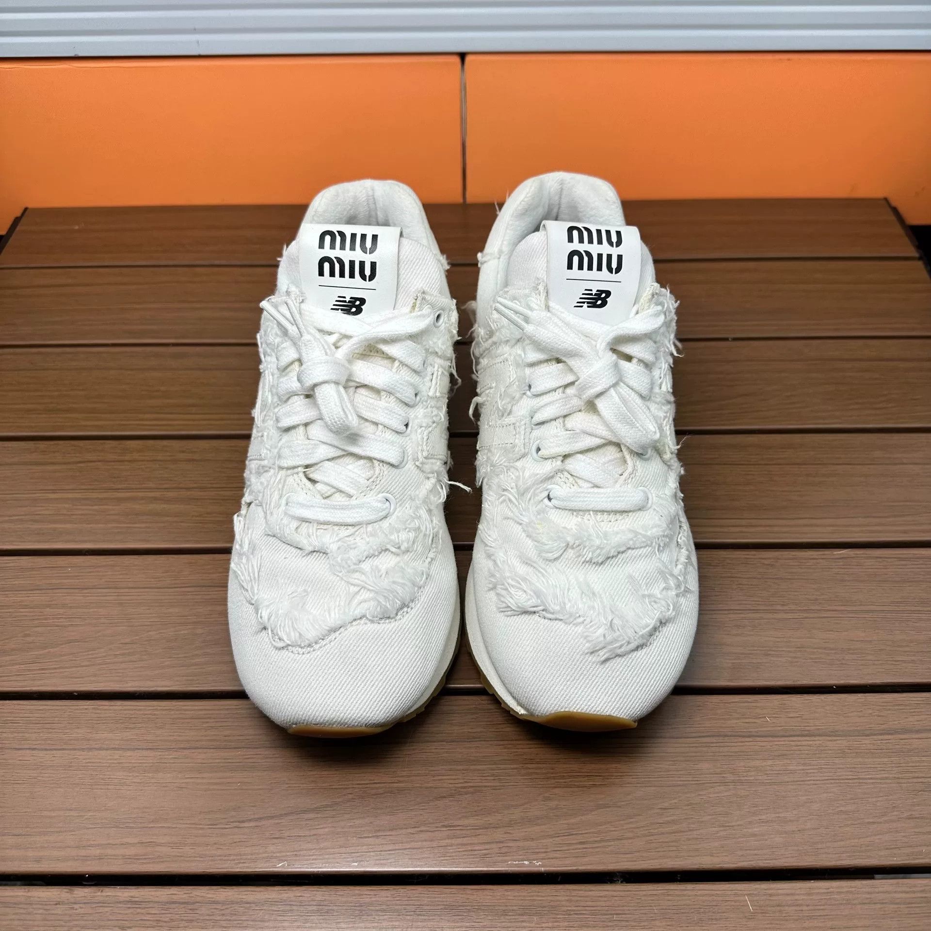 Miu Miu Miu Miu Collab White Lowtop Sneakers it_38 Women Size US 8 / IT 38 - 4 Thumbnail