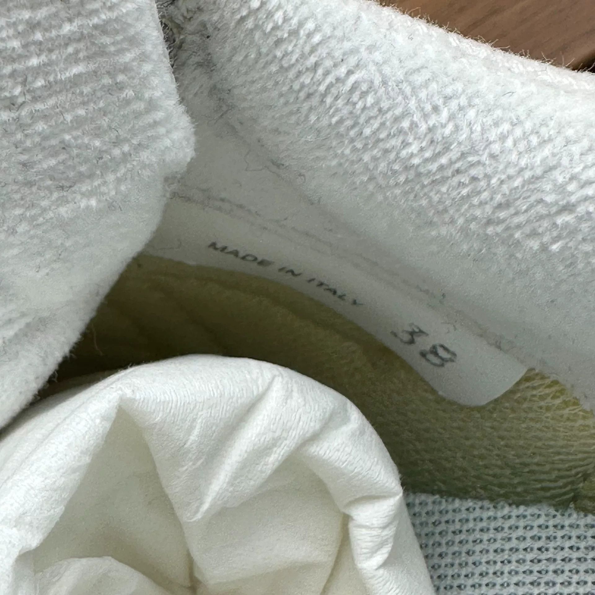 Miu Miu Miu Miu Collab White Lowtop Sneakers it_38 Women Size US 8 / IT 38 - 8 Thumbnail