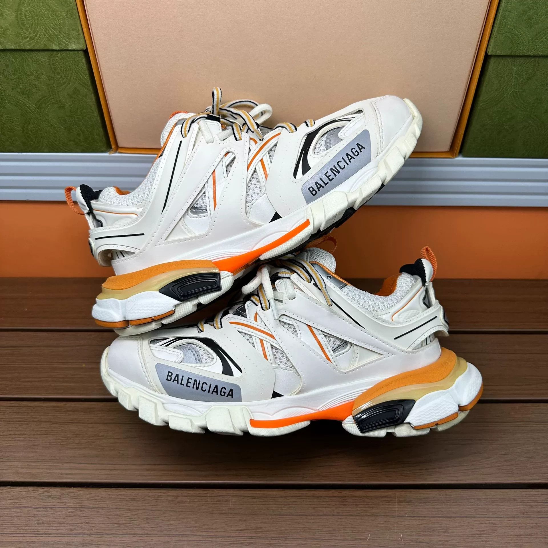 Balenciaga Balenciaga White Lowtop Sneakers it_37 Women Size US 7 / IT 37 - 3 Thumbnail