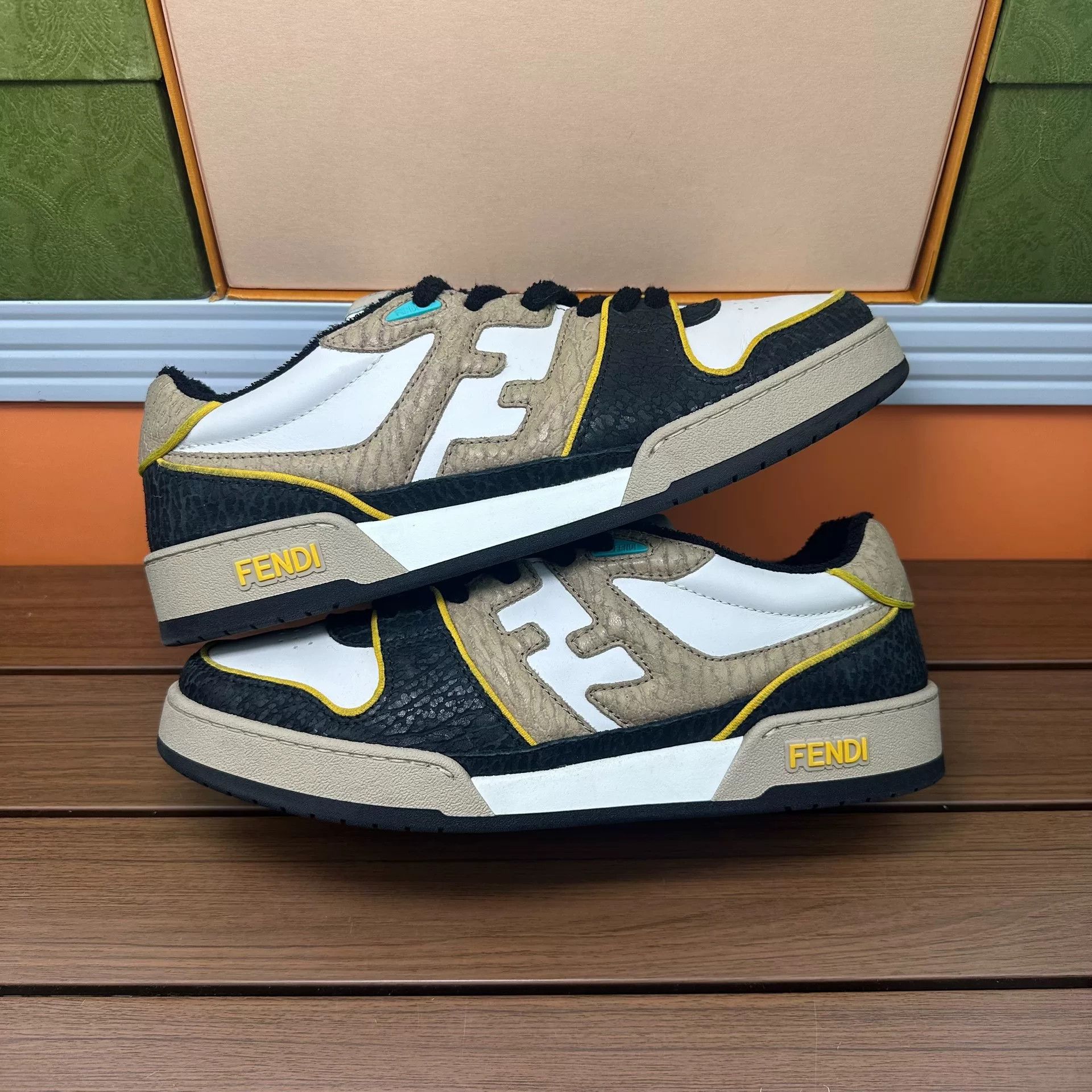 Fendi Fendi Lowtop Sneakers 9 Men Size US 9 / EU 42 - 2 Thumbnail