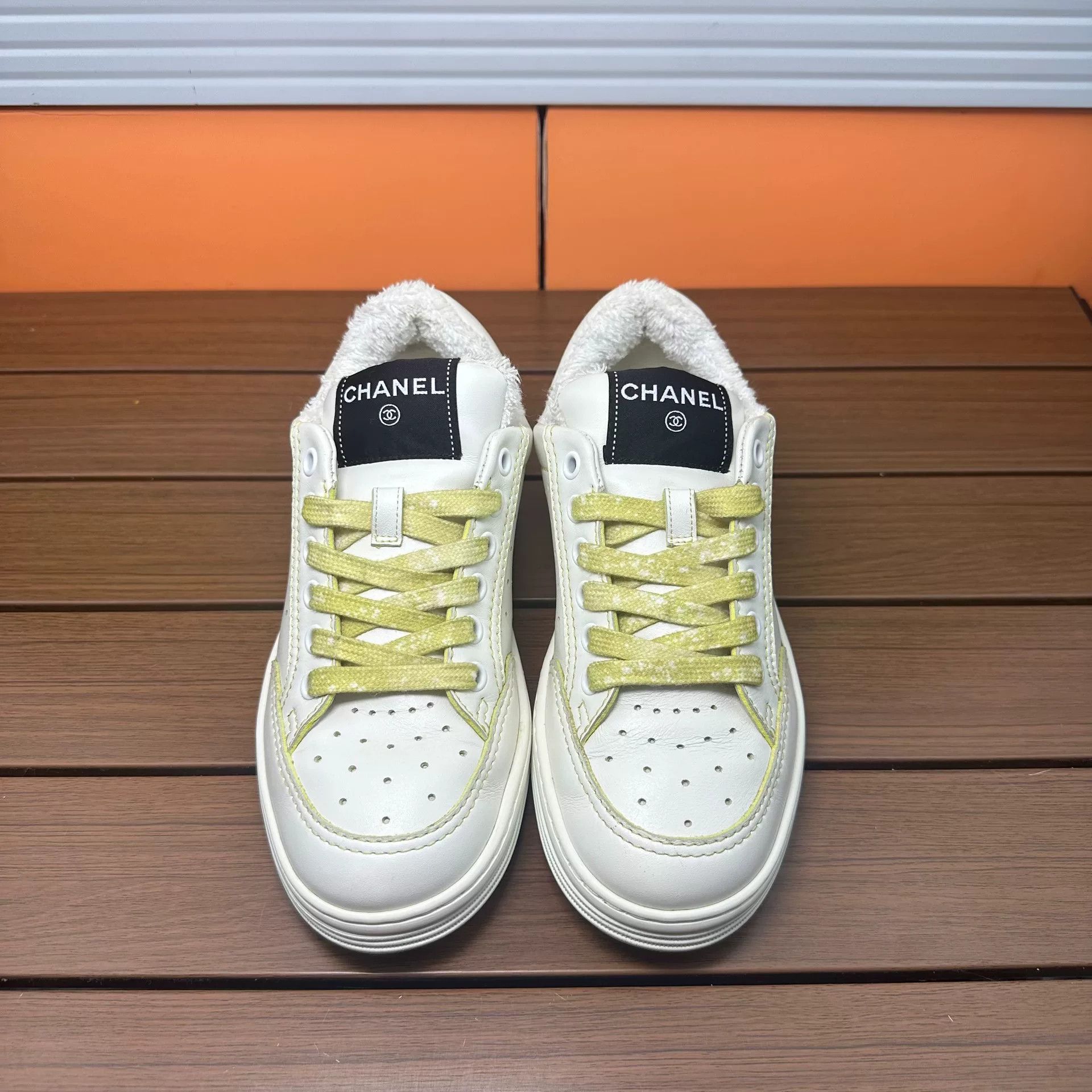 Chanel Chanel Yellow Lowtop Sneakers it_35 Women Size US 5 / IT 35 - 4 Thumbnail