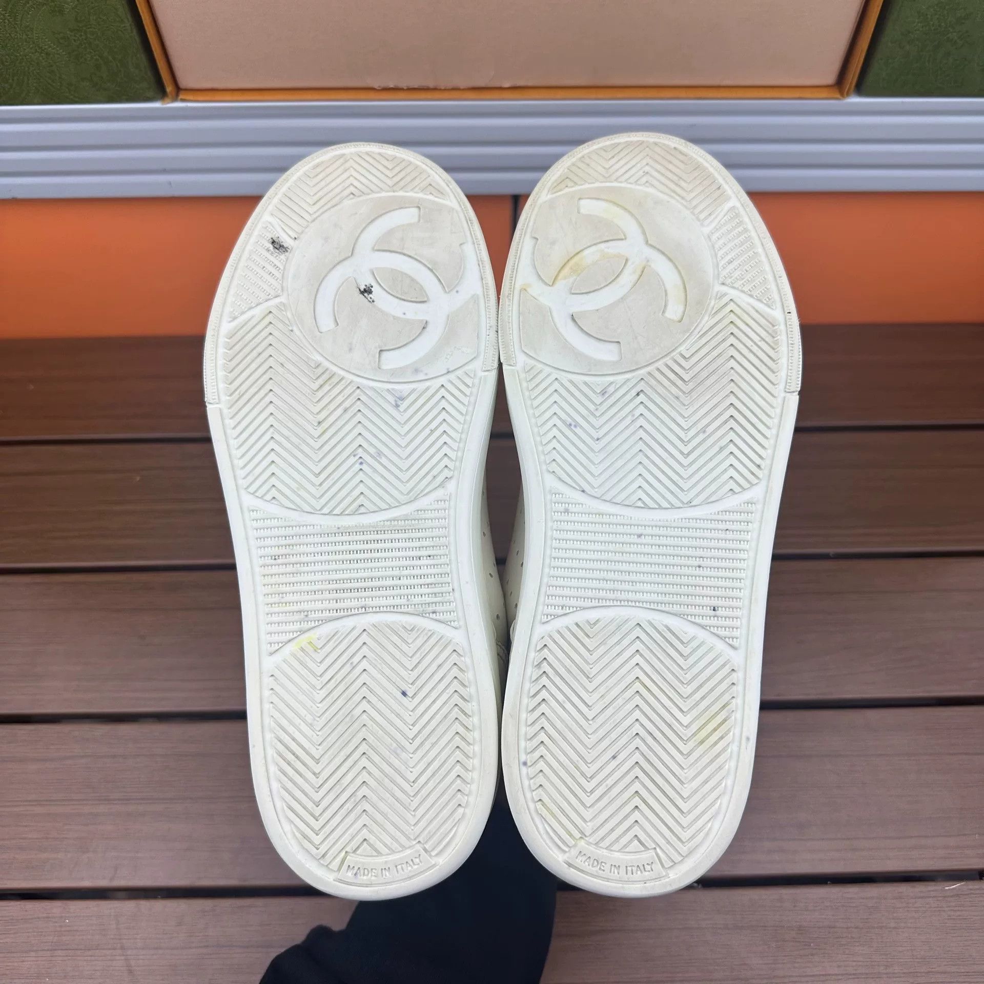 Chanel Chanel Yellow Lowtop Sneakers it_35 Women Size US 5 / IT 35 - 7 Thumbnail