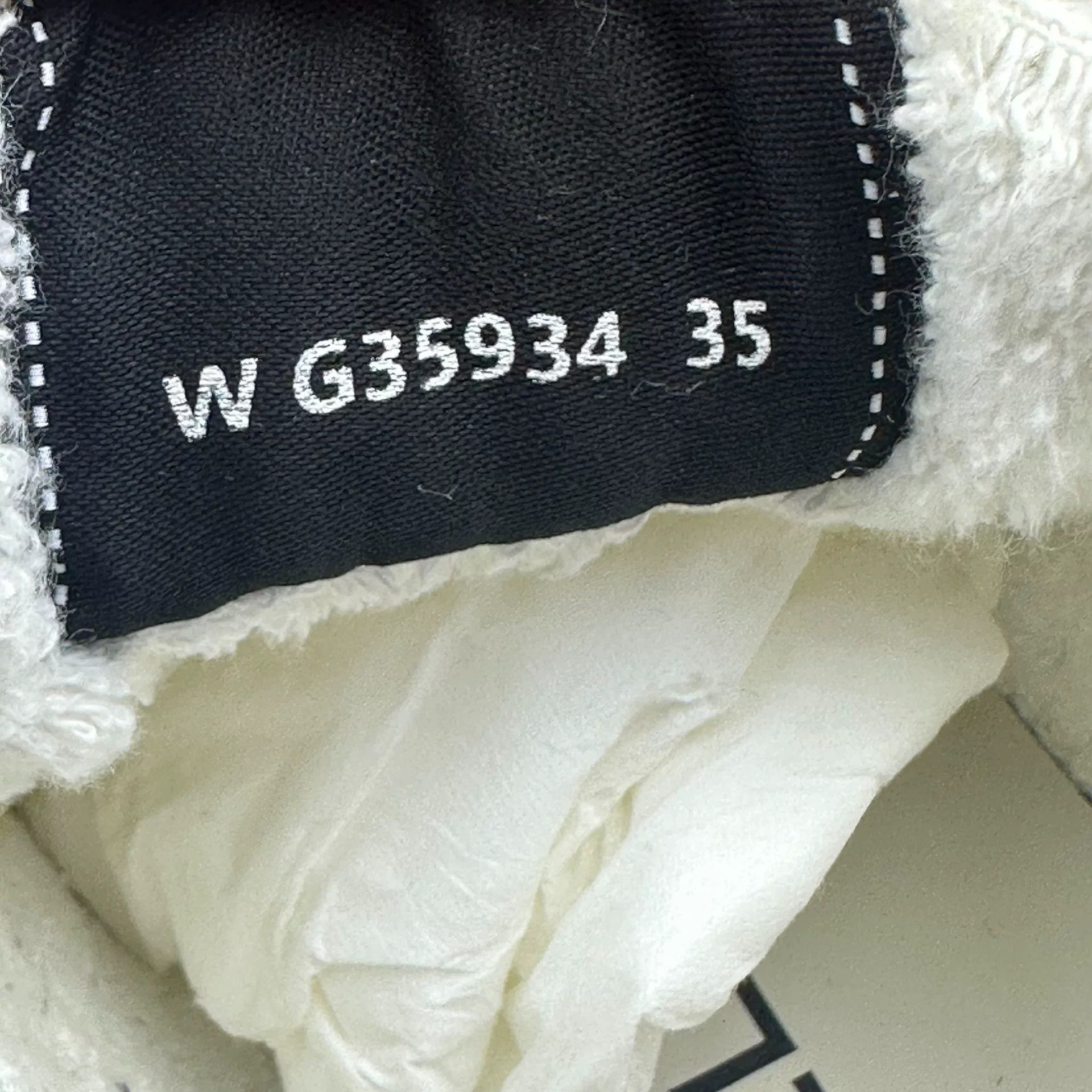 Chanel Chanel Yellow Lowtop Sneakers it_35 Women Size US 5 / IT 35 - 8 Thumbnail