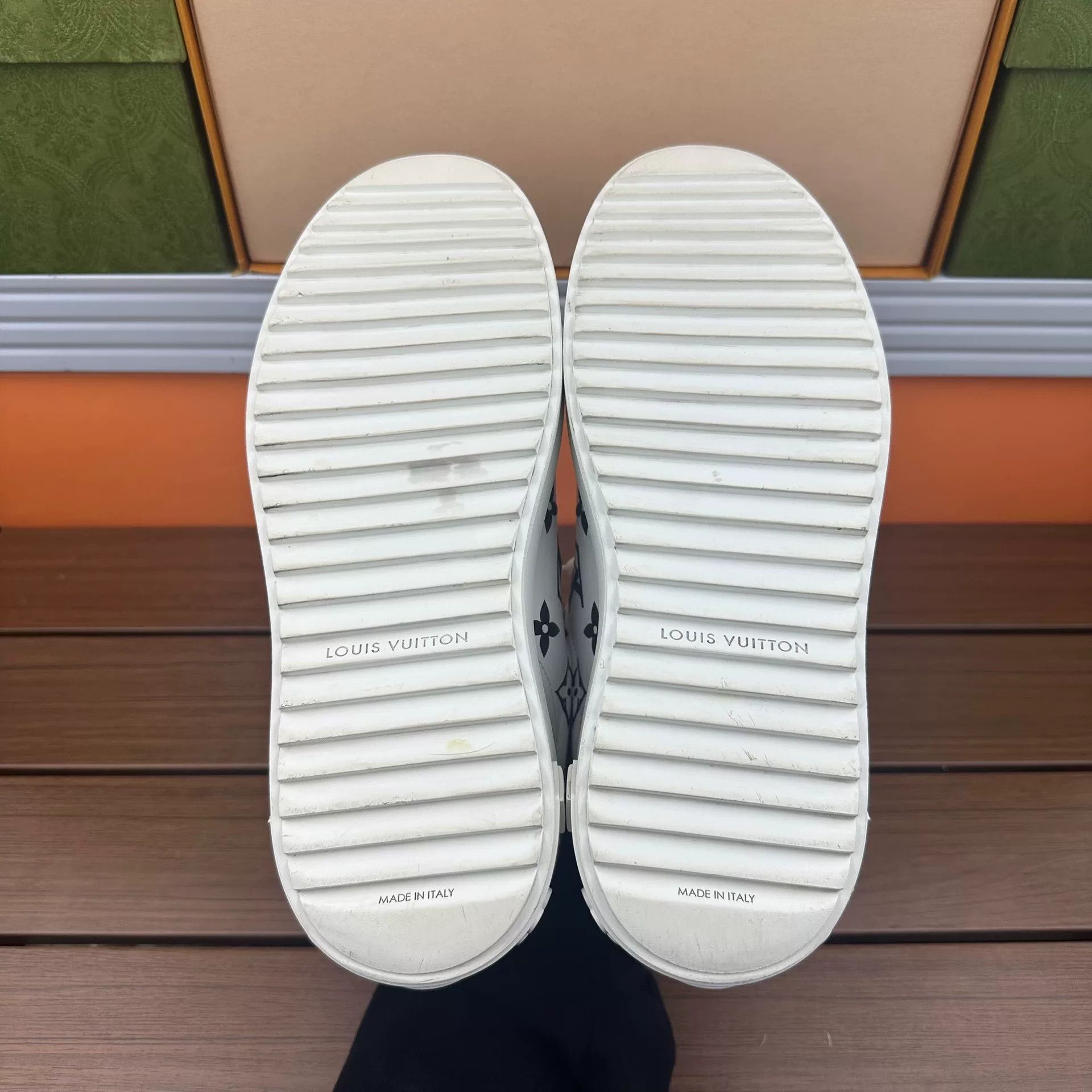 Louis Vuitton Louis Vuitton White Lowtop Sneakers it_35 Women Size US 5 / IT 35 - 7 Thumbnail