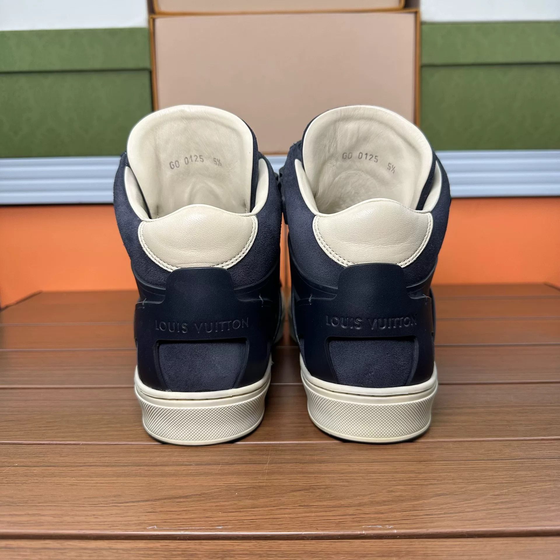 Louis Vuitton Louis Vuitton Hitop Sneakers 6 Men Size US 6 / EU 39 - 6 Thumbnail