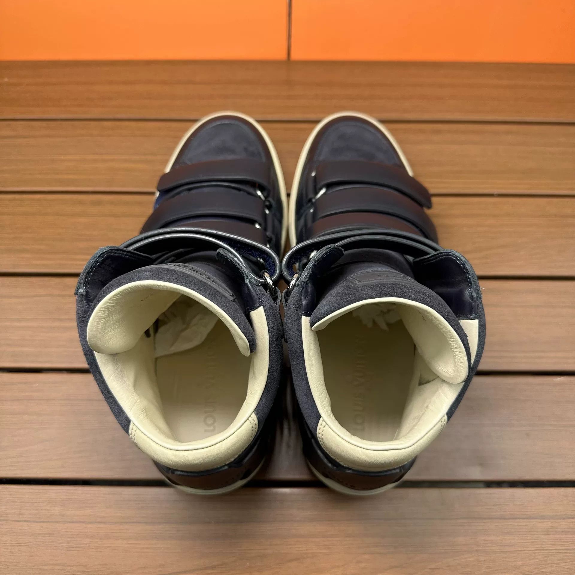 Louis Vuitton Louis Vuitton Hitop Sneakers 6 Men Size US 6 / EU 39 - 5 Thumbnail