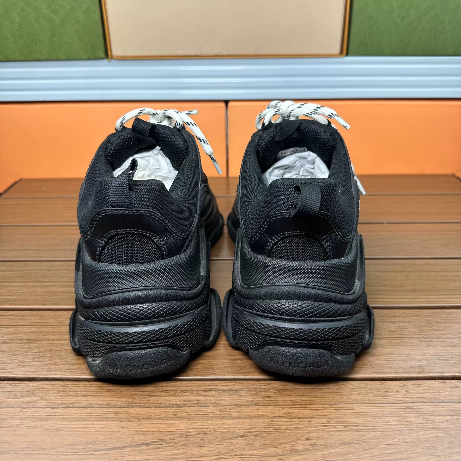 Balenciaga Balenciaga Black Lowtop Sneakers it_37 Women Size US 7 / IT 37 - 5 Thumbnail