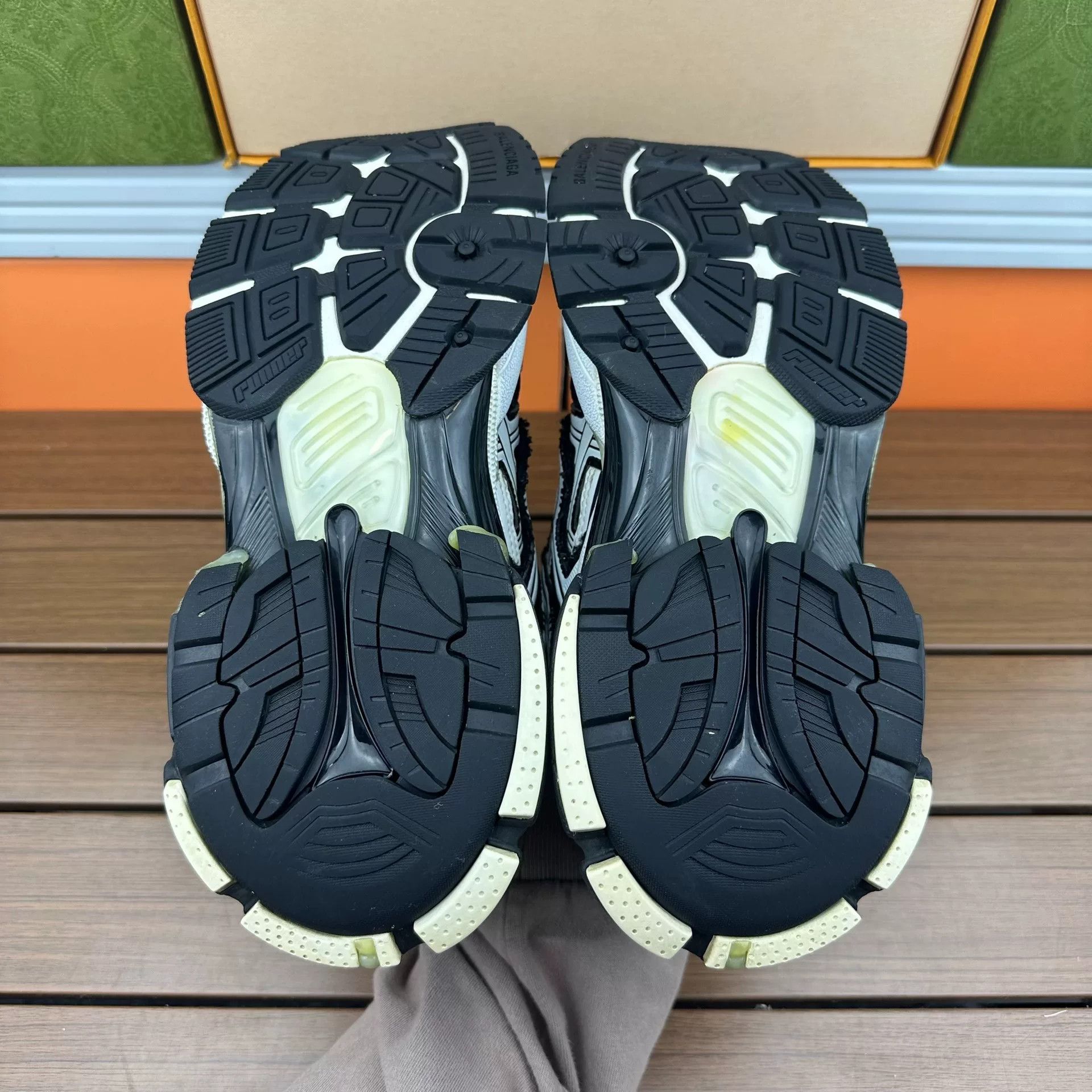 Balenciaga Balenciaga Distressed Black Lowtop Sneakers it_36 Women Size US 6 / IT 36 - 7 Thumbnail