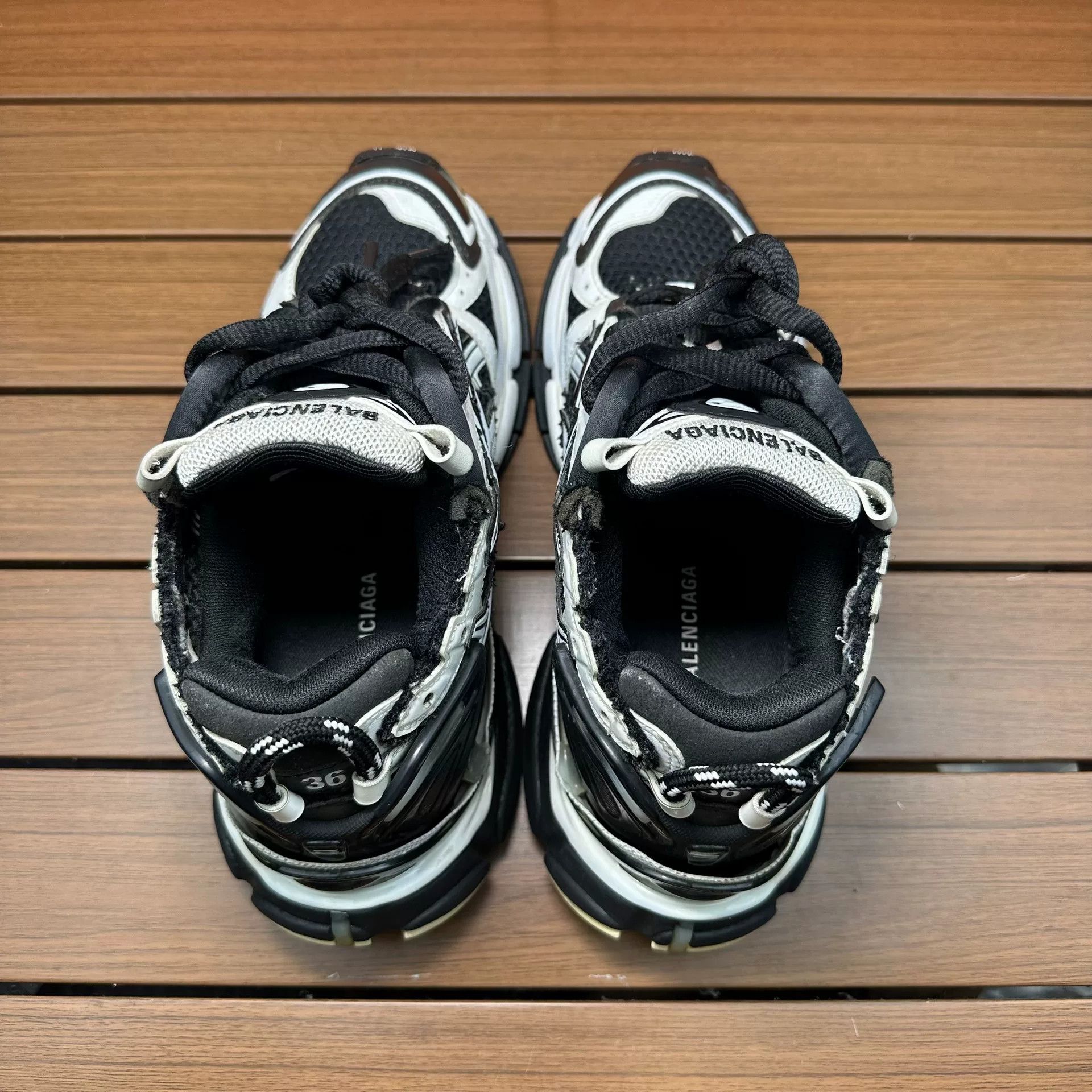 Balenciaga Balenciaga Distressed Black Lowtop Sneakers it_36 Women Size US 6 / IT 36 - 6 Thumbnail