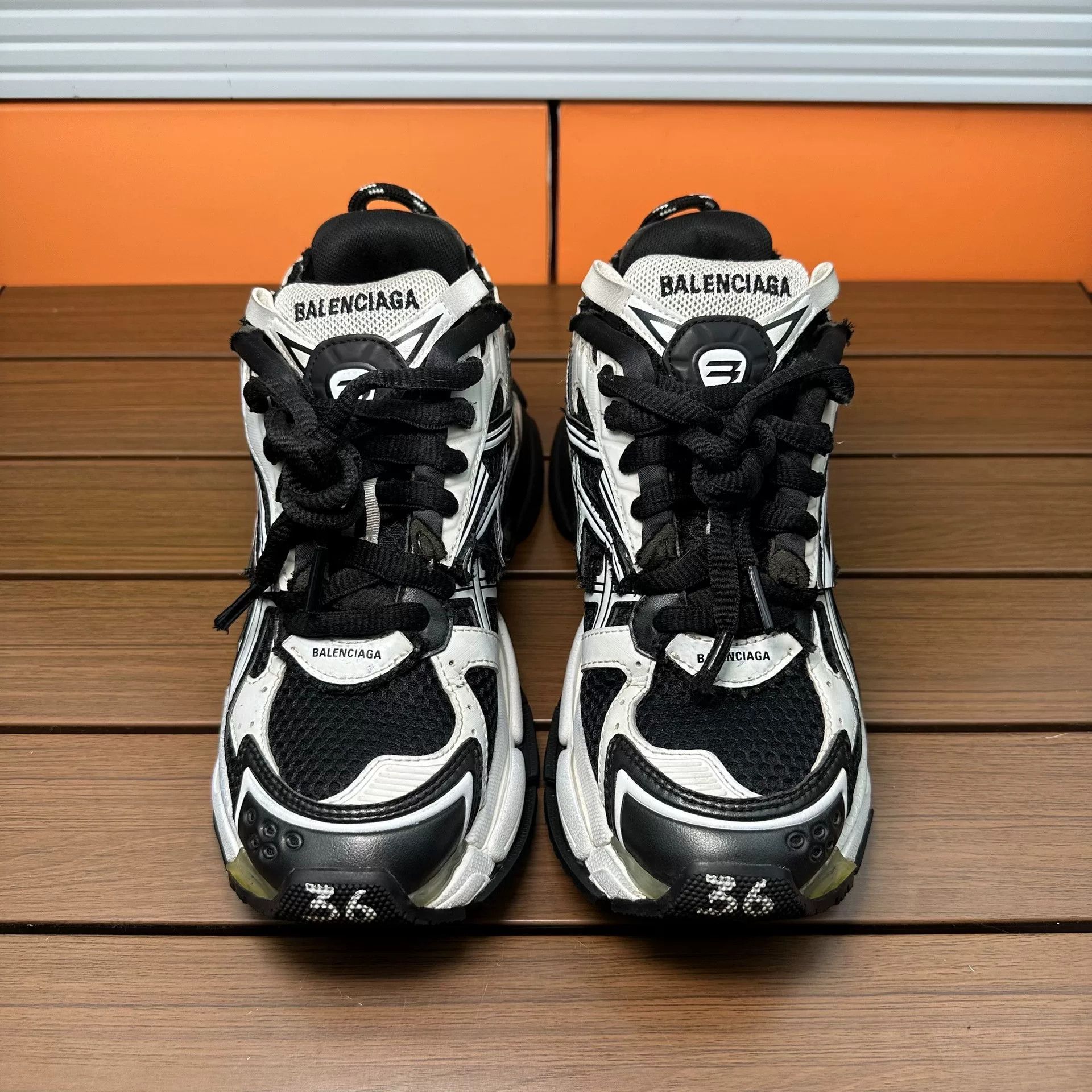 Balenciaga Balenciaga Distressed Black Lowtop Sneakers it_36 Women Size US 6 / IT 36 - 4 Thumbnail